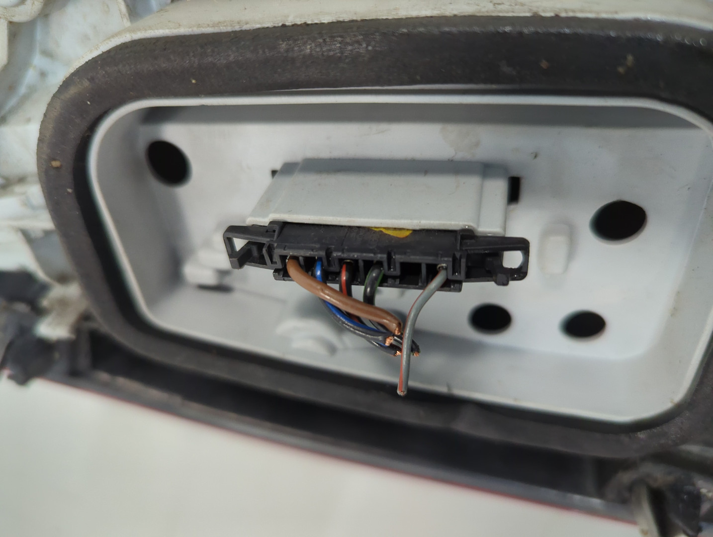 Фонарь задний правый