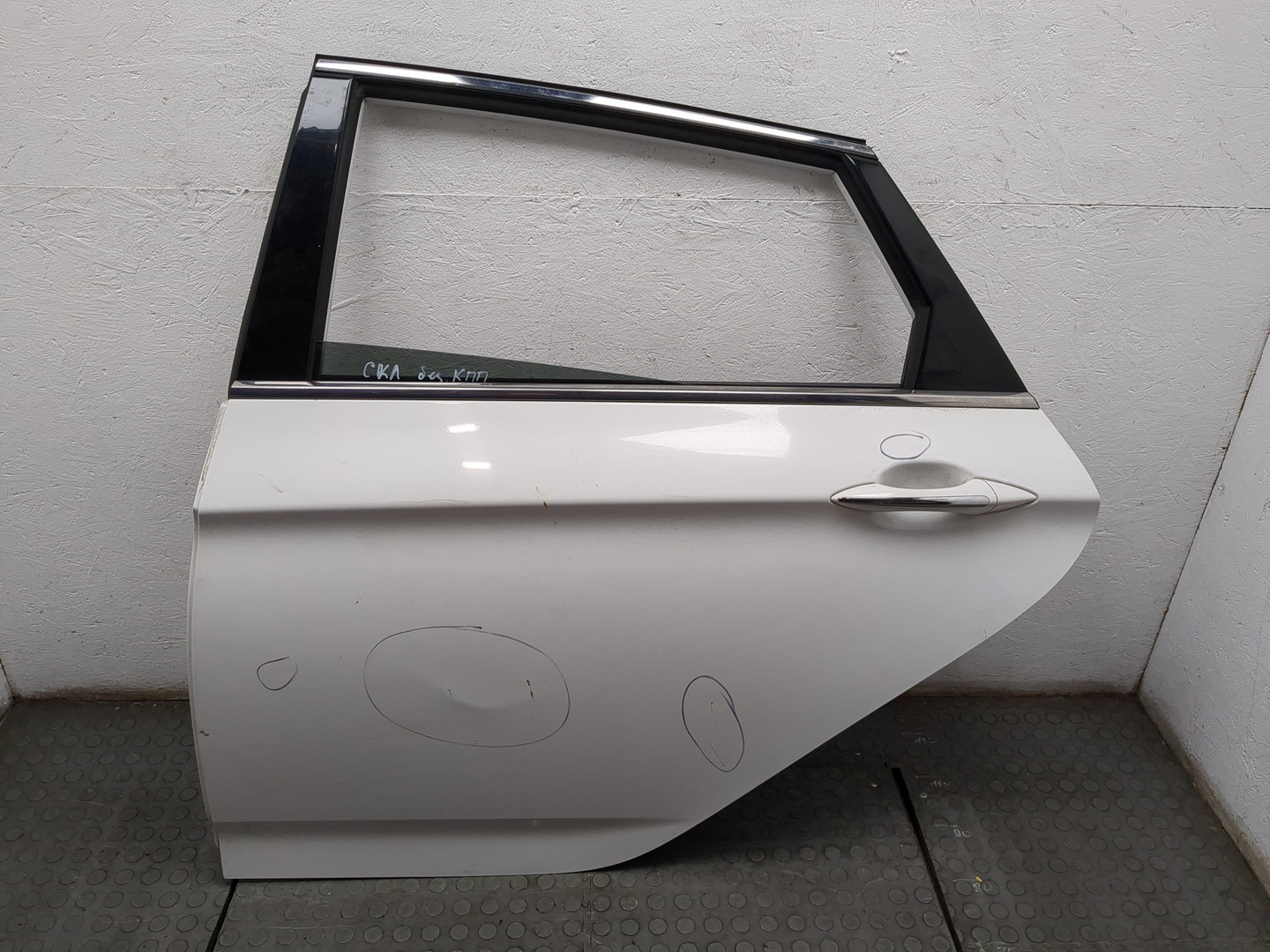 Дверь задняя левая