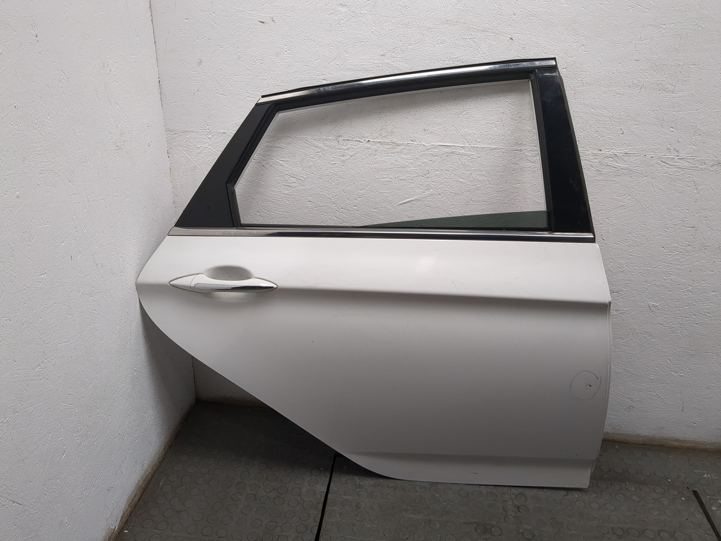 Дверь задняя правая