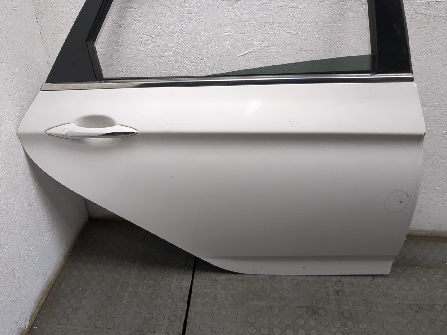 Дверь задняя правая