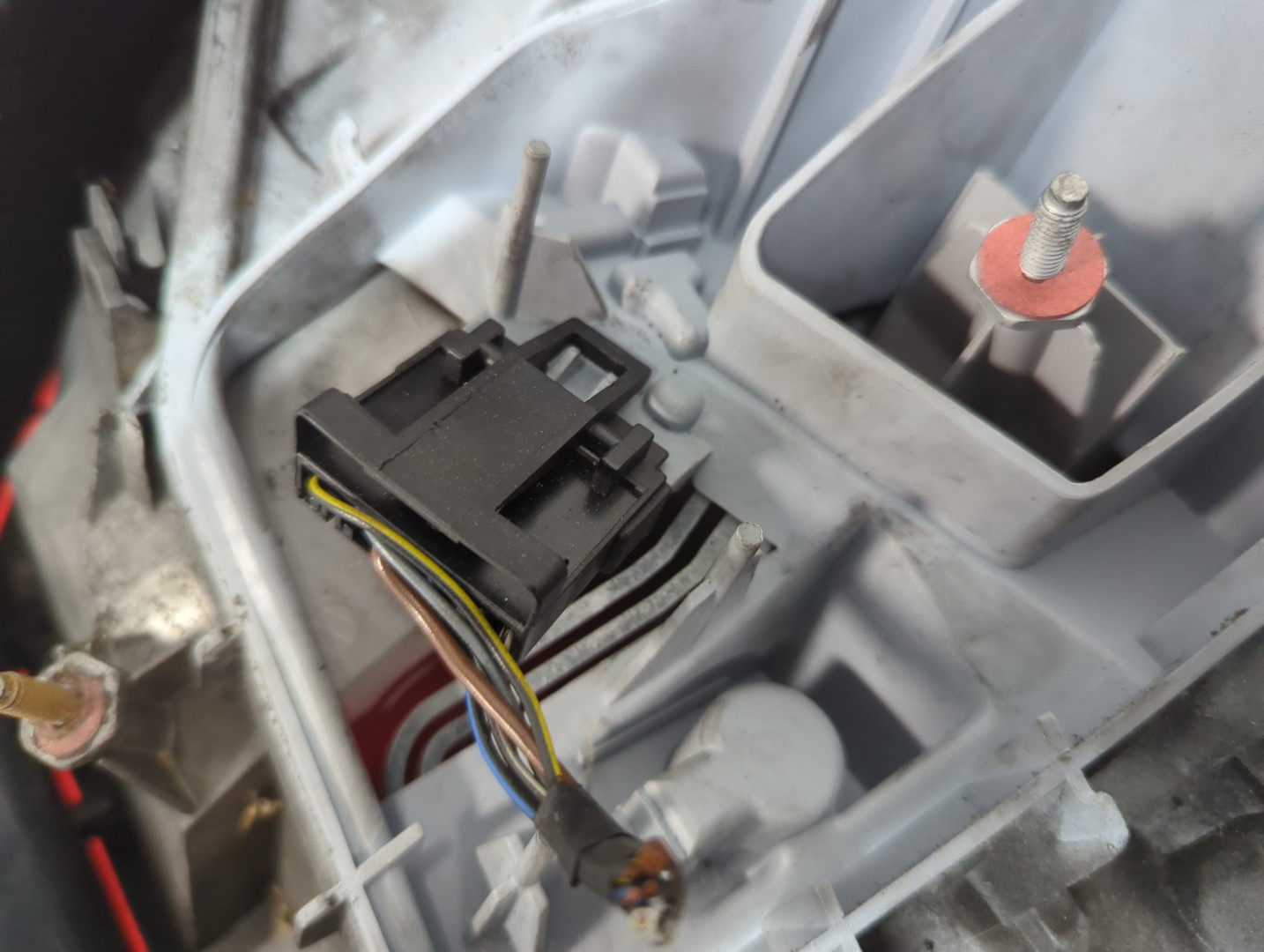 Фонарь задний левый