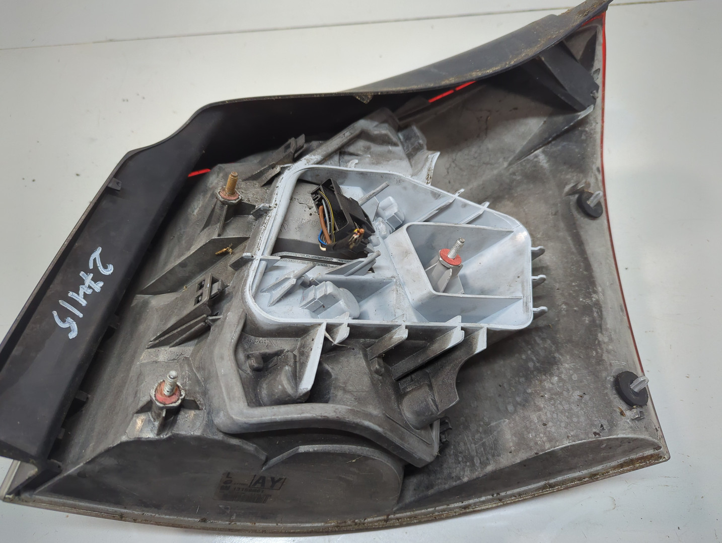 Фонарь задний левый