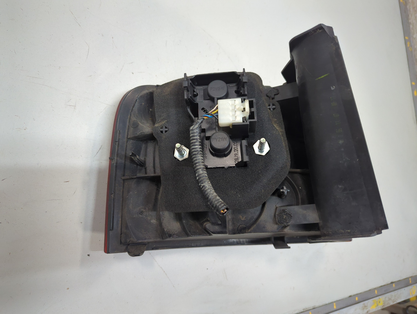 Фонарь задний правый