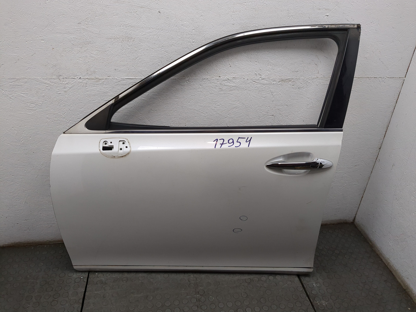 Дверь передняя левая