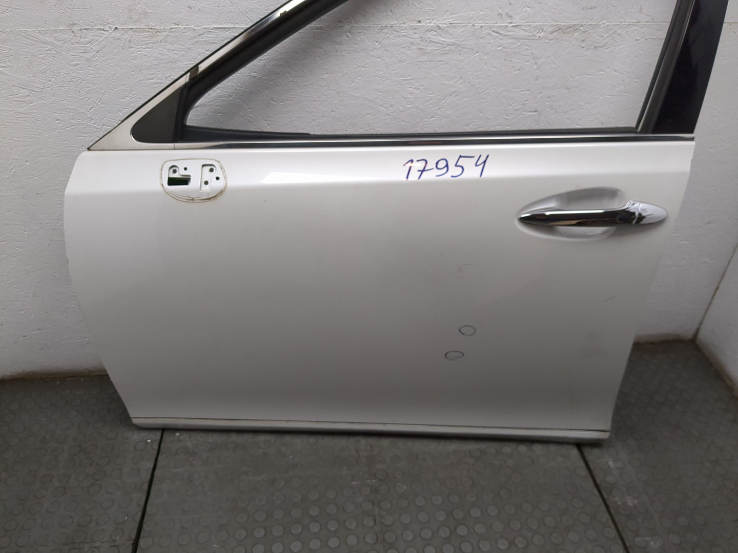 Дверь передняя левая