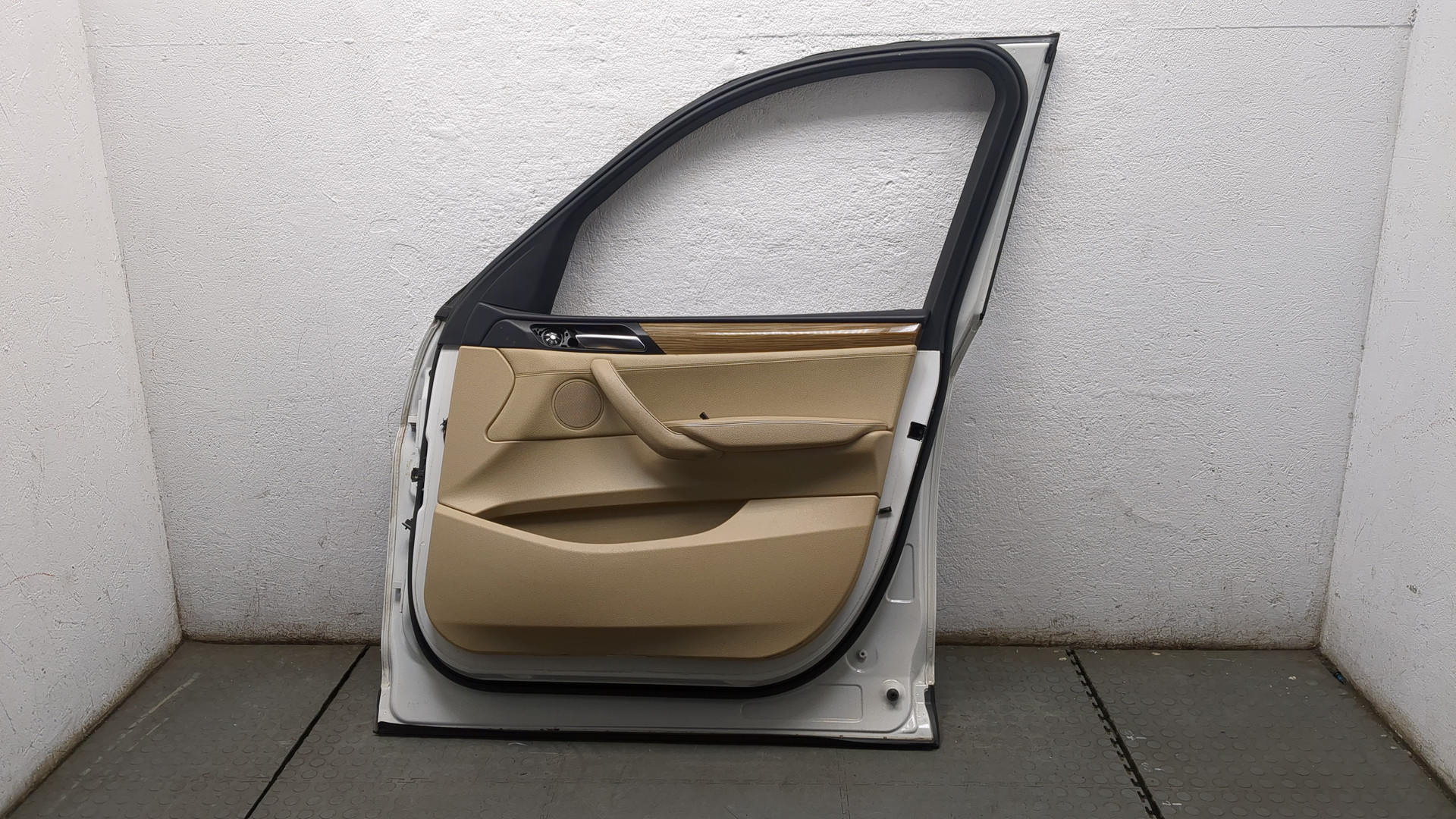 Дверь передняя правая