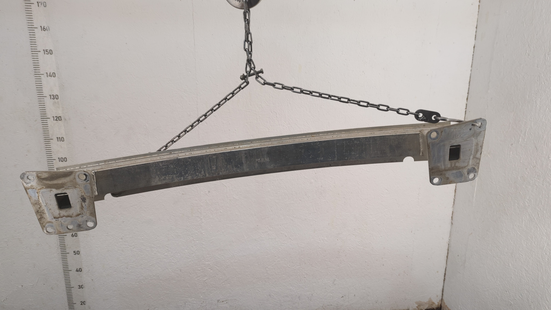 Усилитель заднего бампера