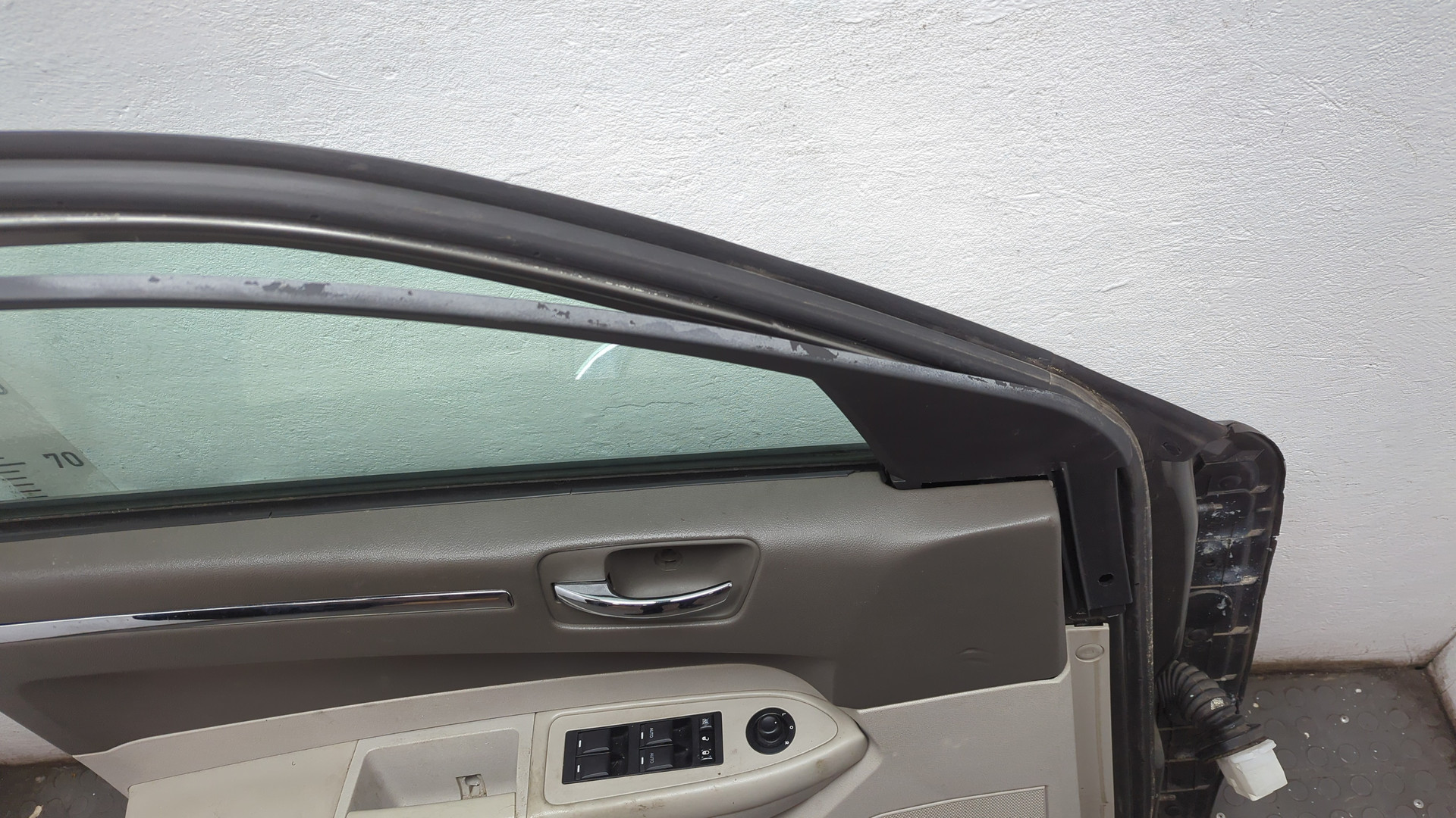 Дверь передняя левая