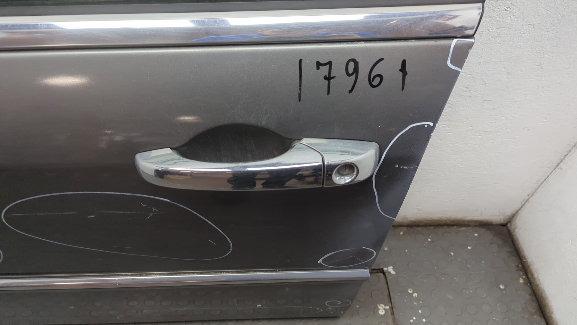 Дверь передняя левая