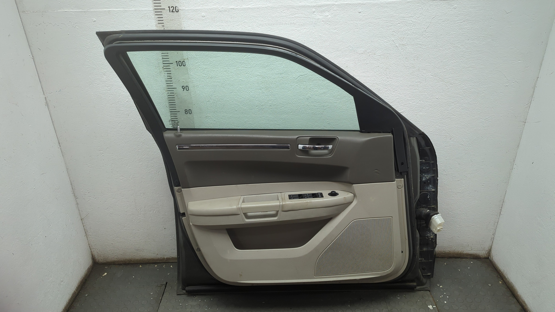 Дверь передняя левая