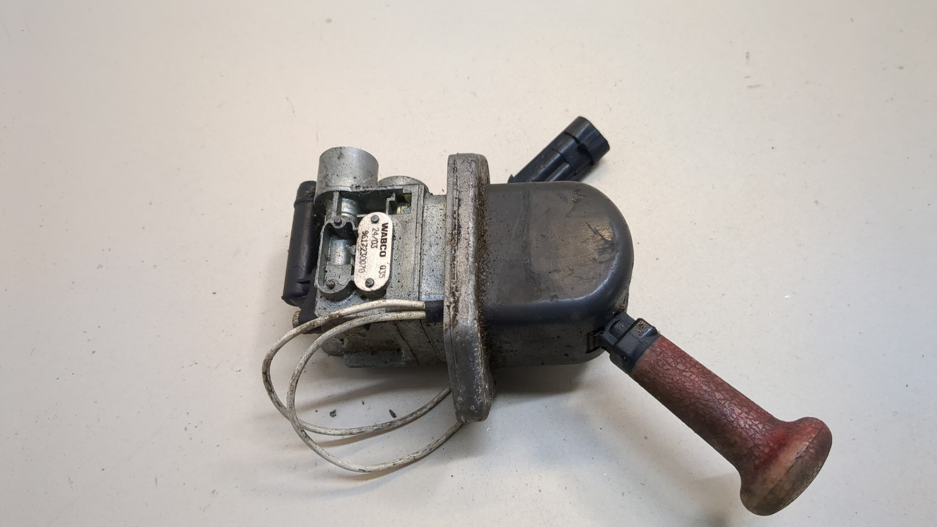 Кран ручного тормоза