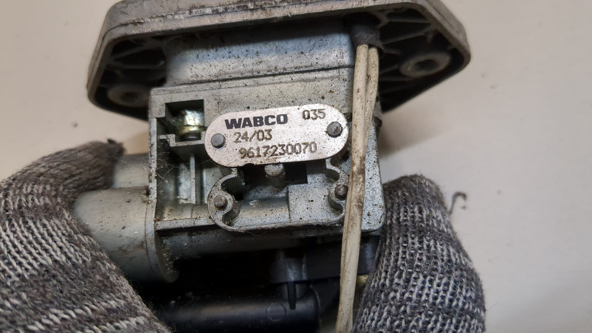 Кран ручного тормоза