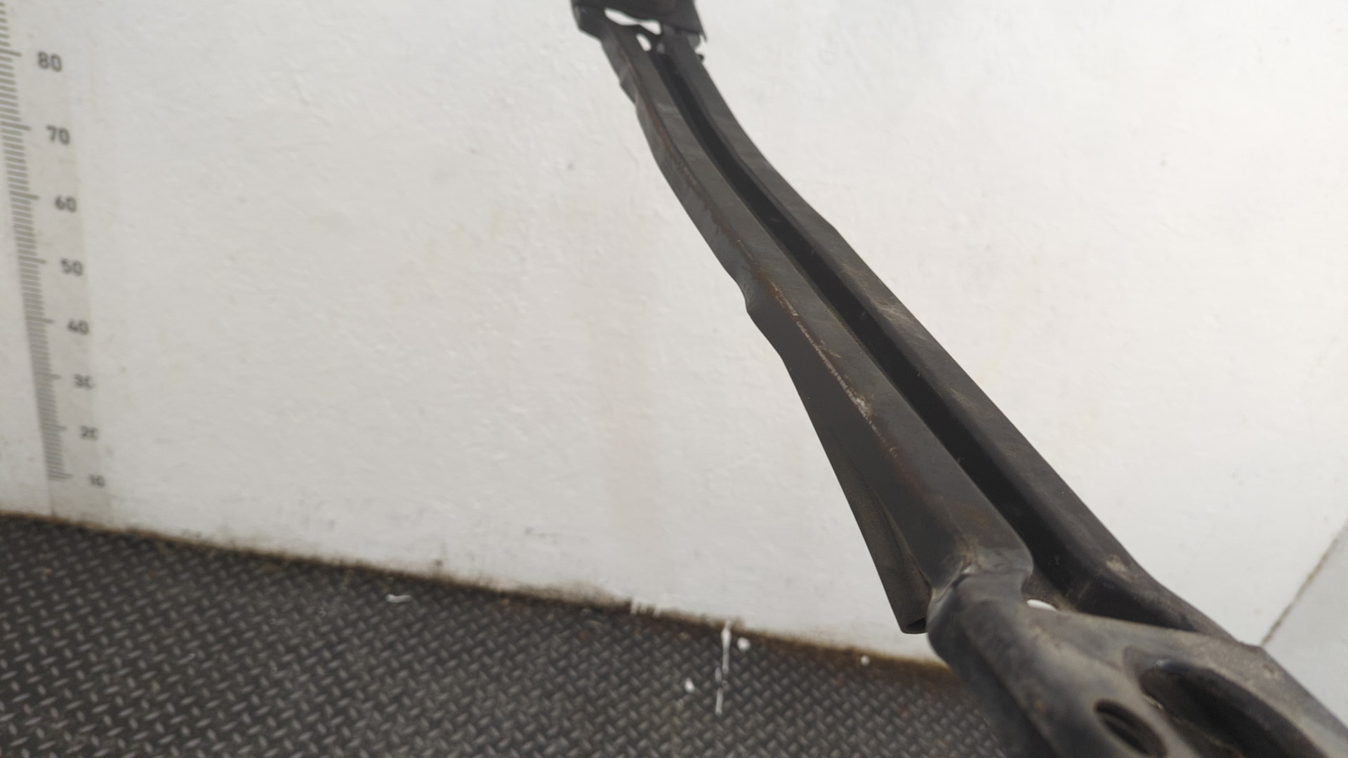 Балка подрадиаторная