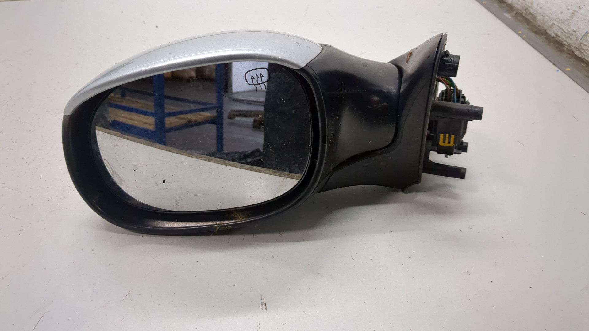 Зеркало левое электрическое