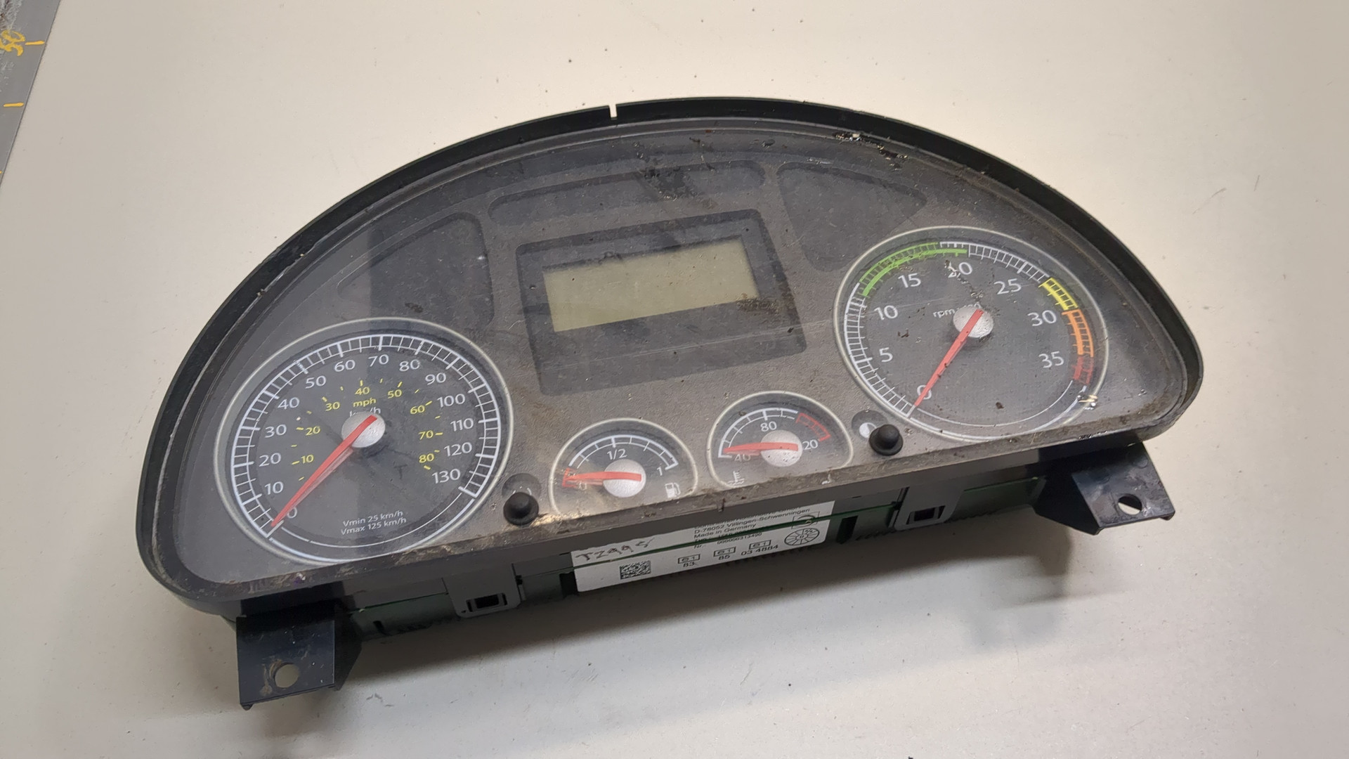 Панель приборов