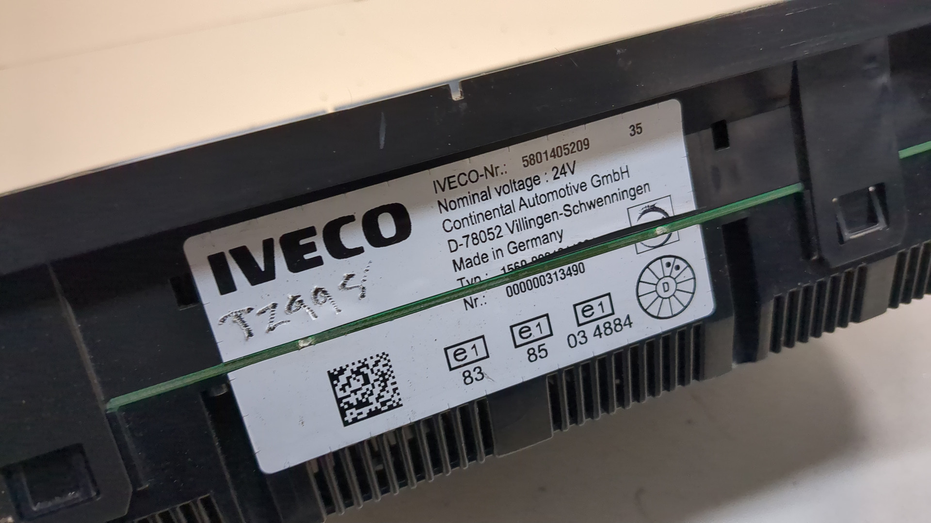 Панель приборов