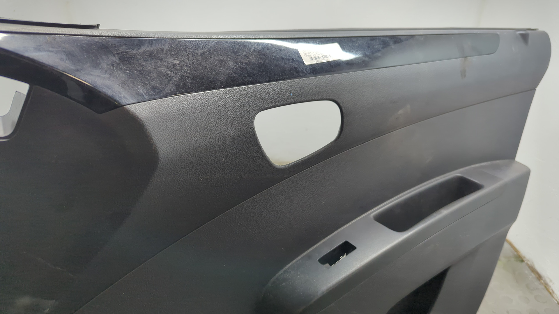 Обшивка двери передней правой