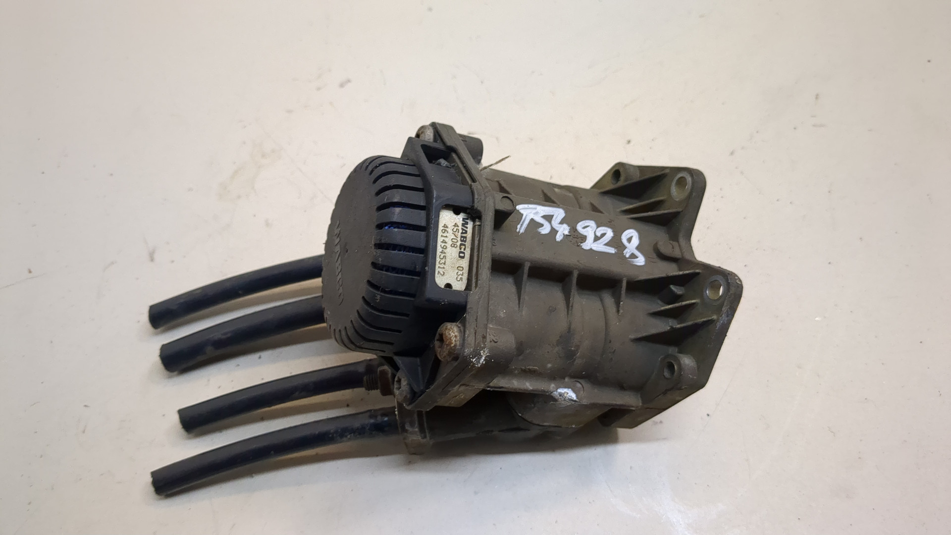 Кран тормозной главный