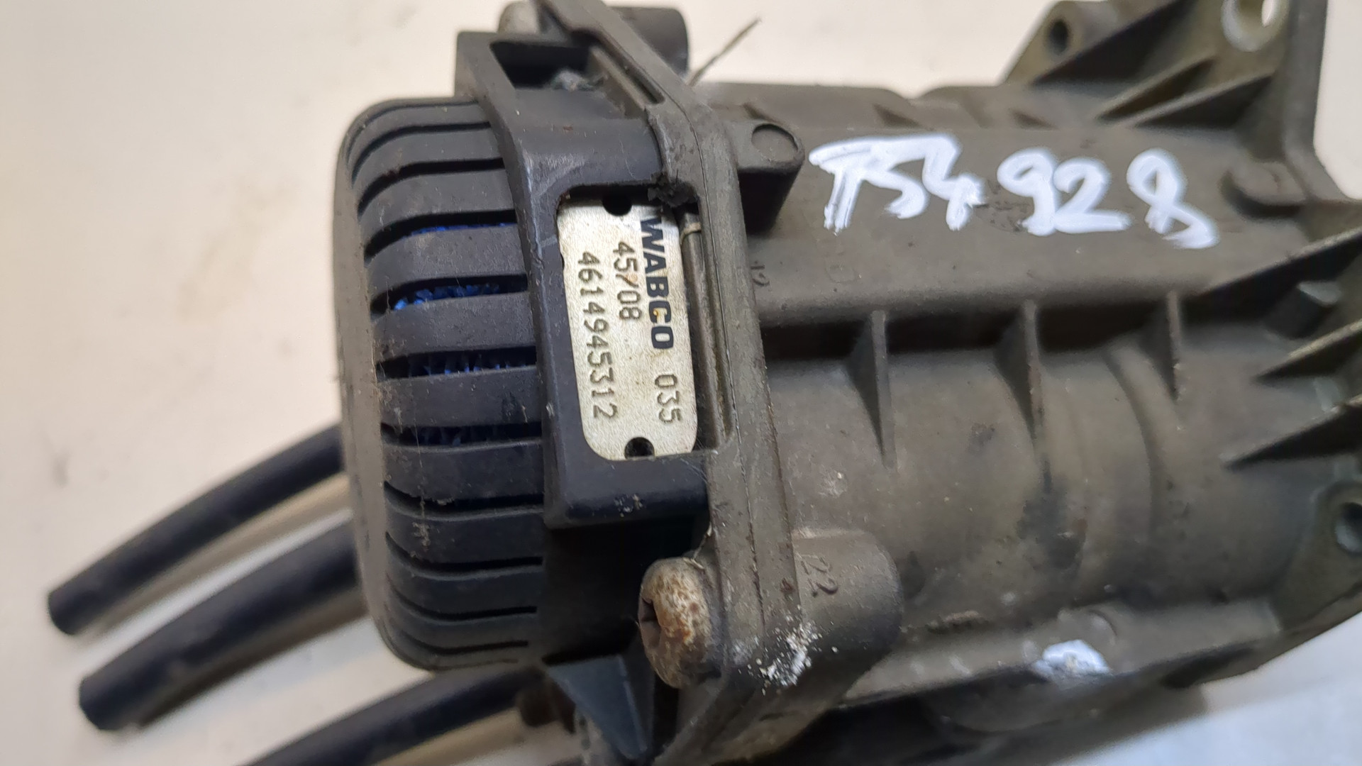 Кран тормозной главный