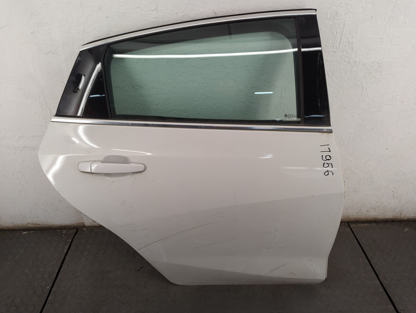 Дверь задняя правая