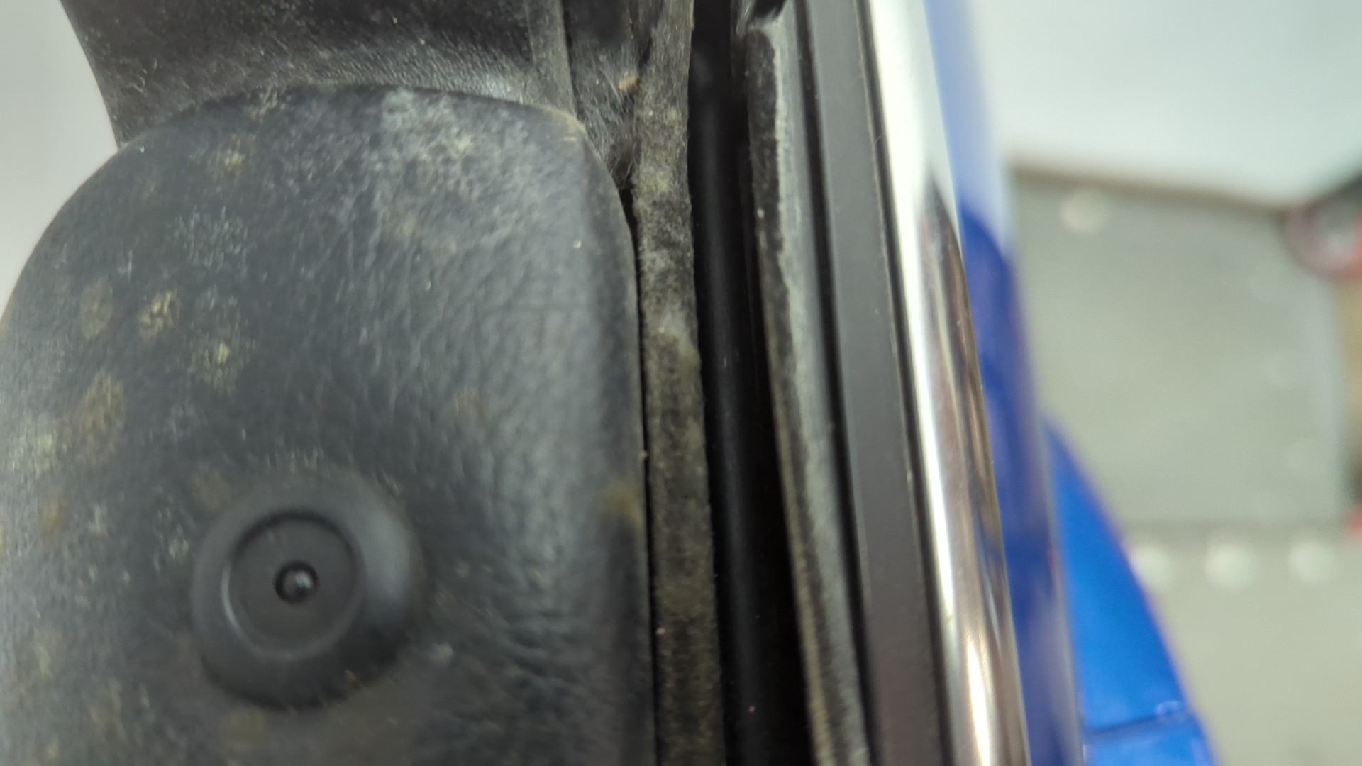 Дверь передняя левая