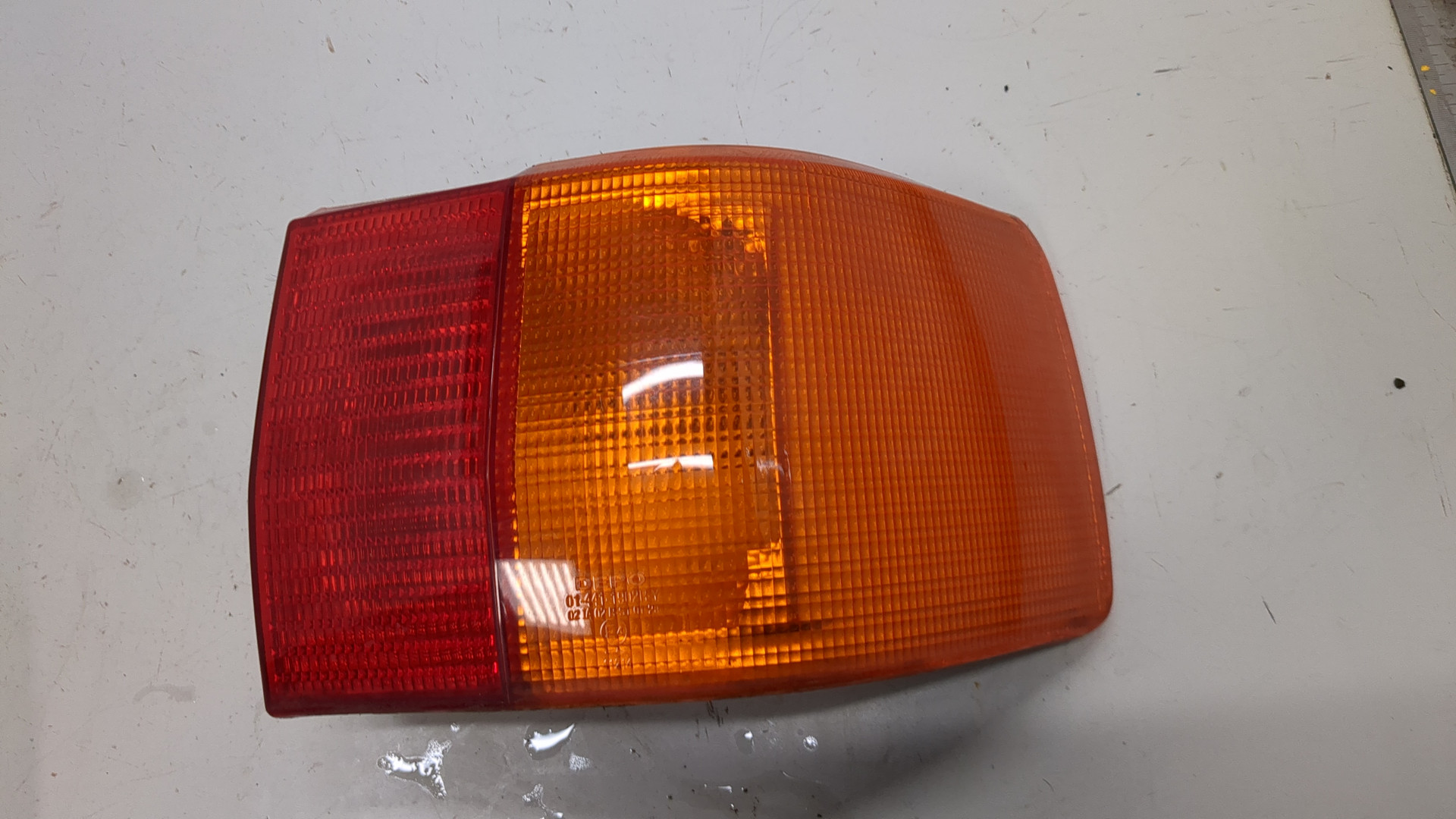 Фонарь задний правый