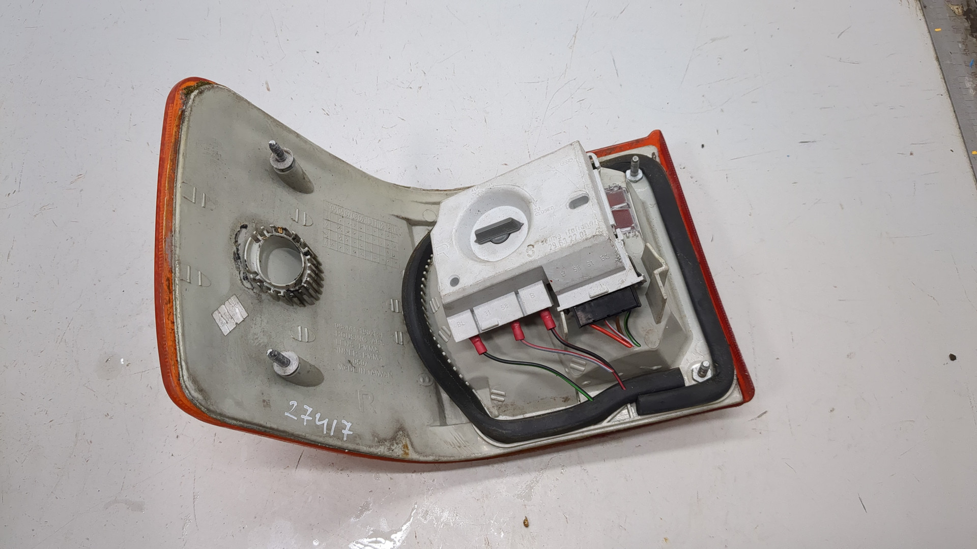 Фонарь задний правый