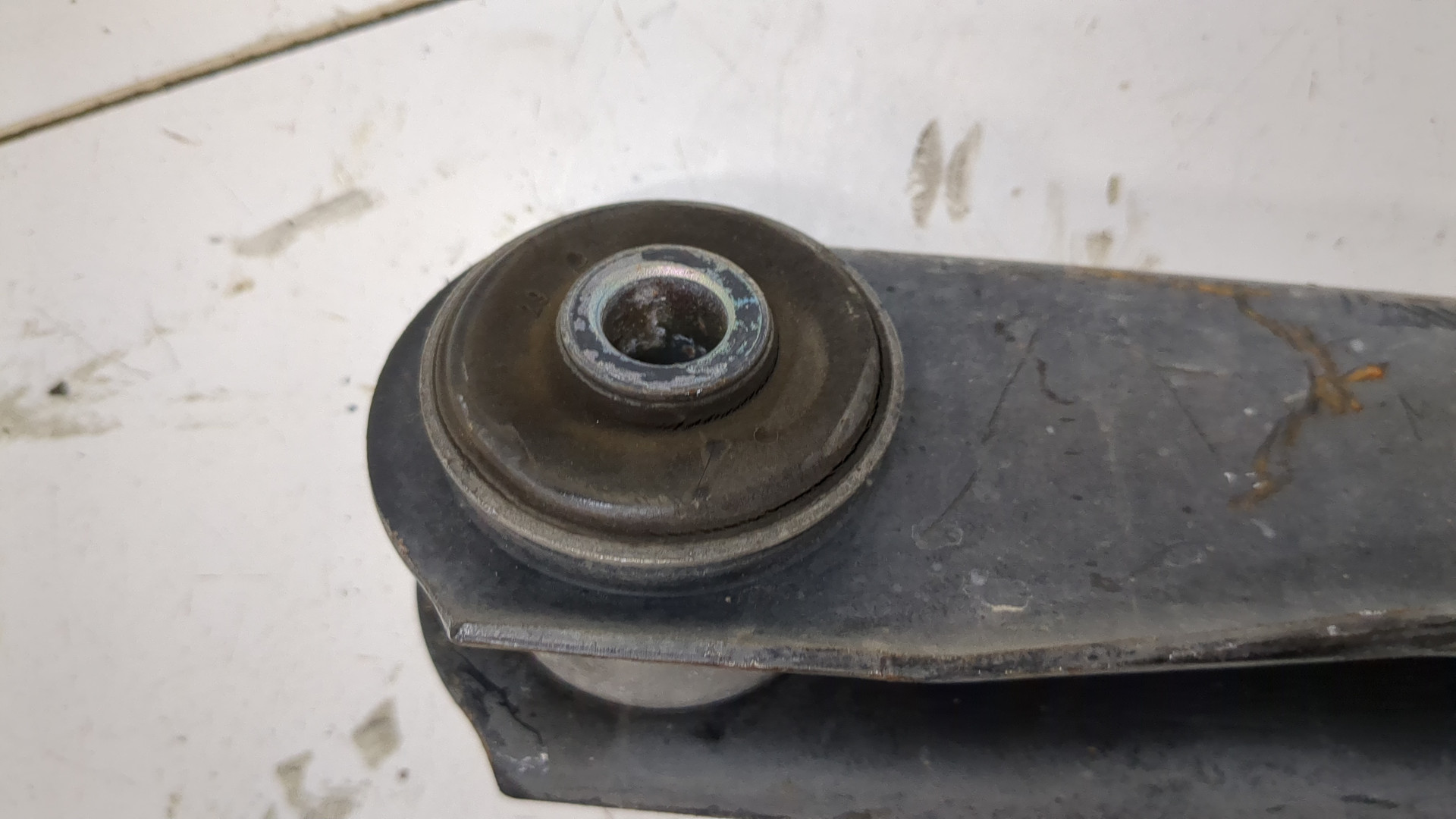 Рычаг задний