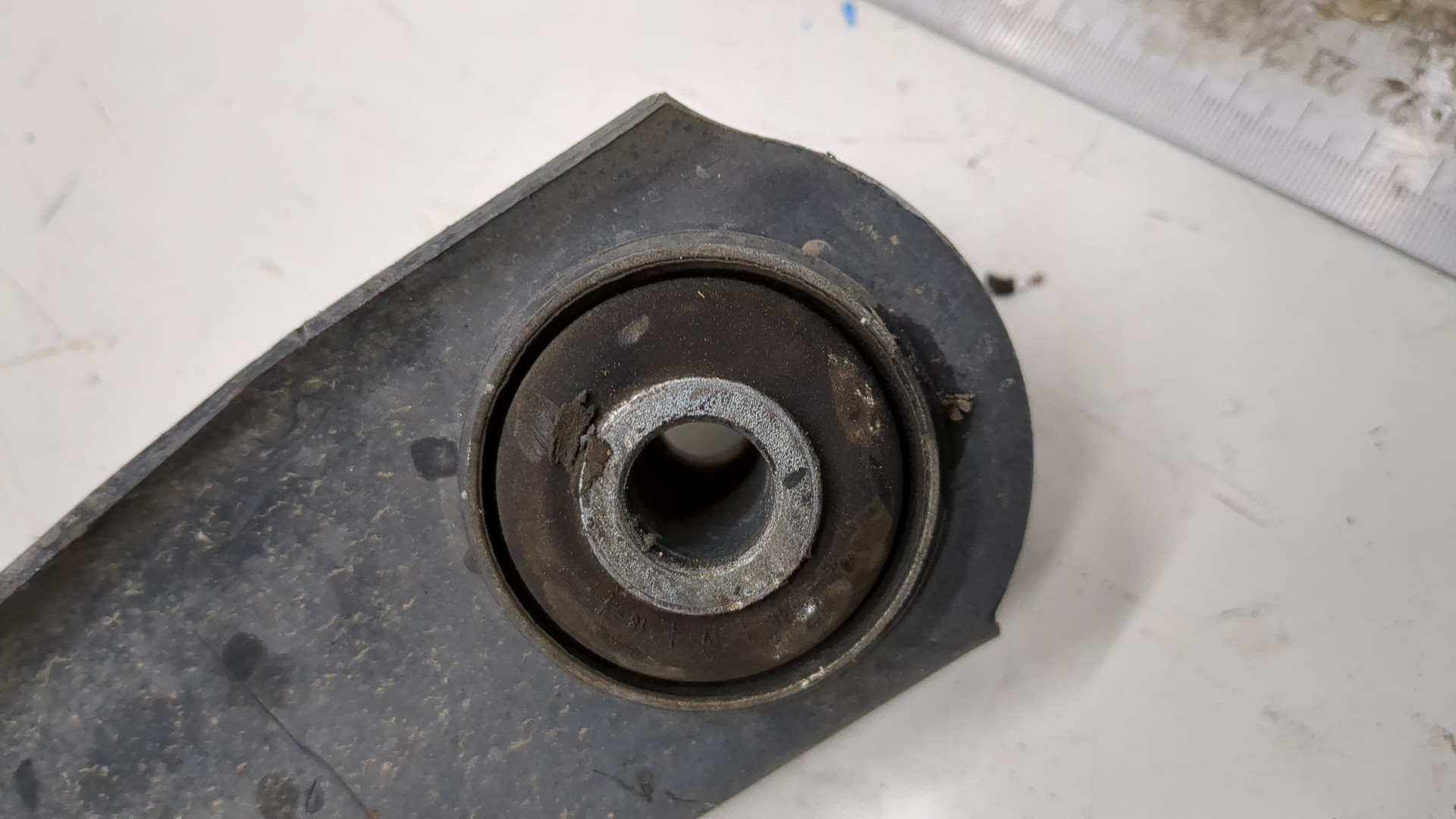 Рычаг задний