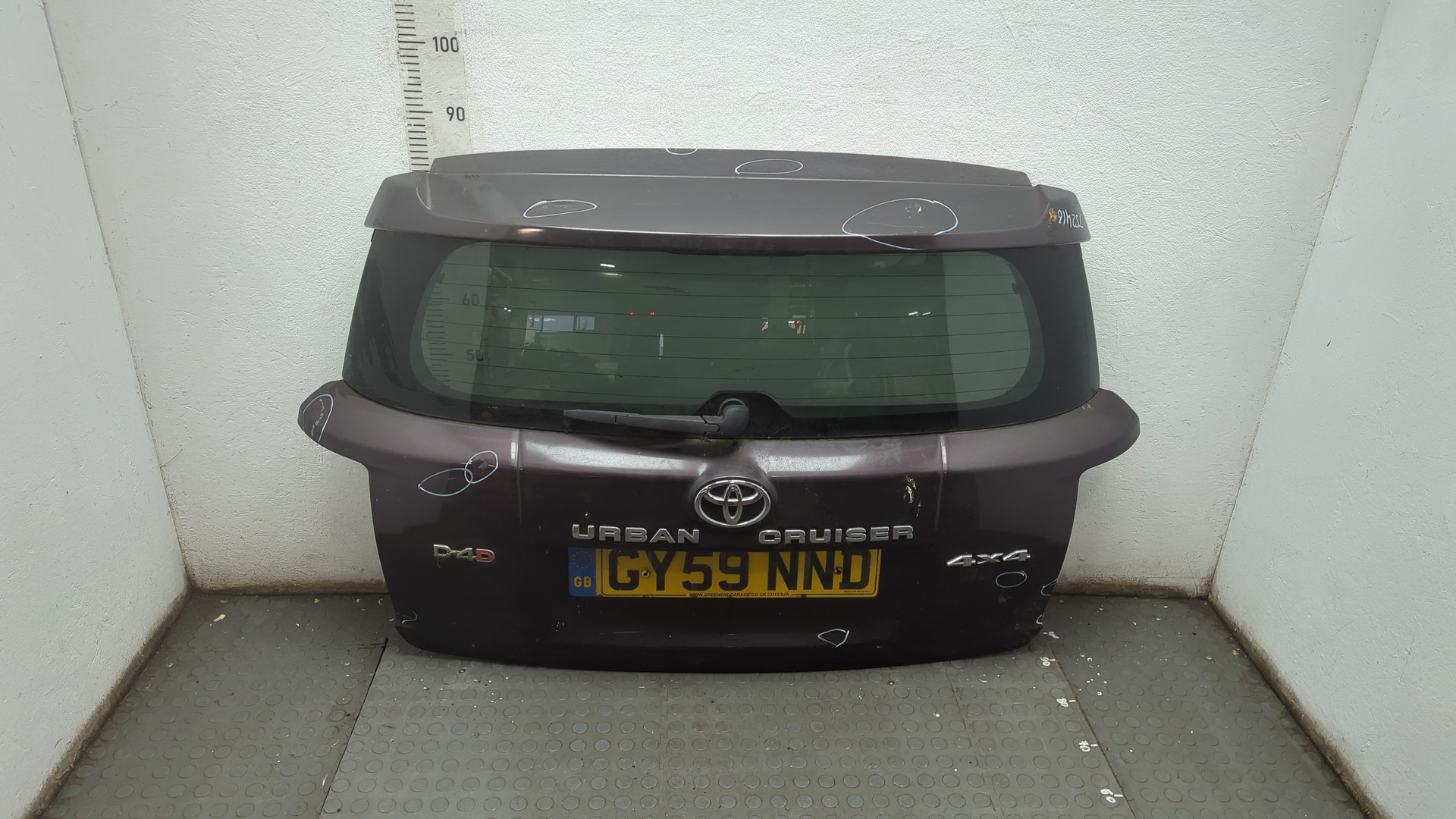 Дверь багажника