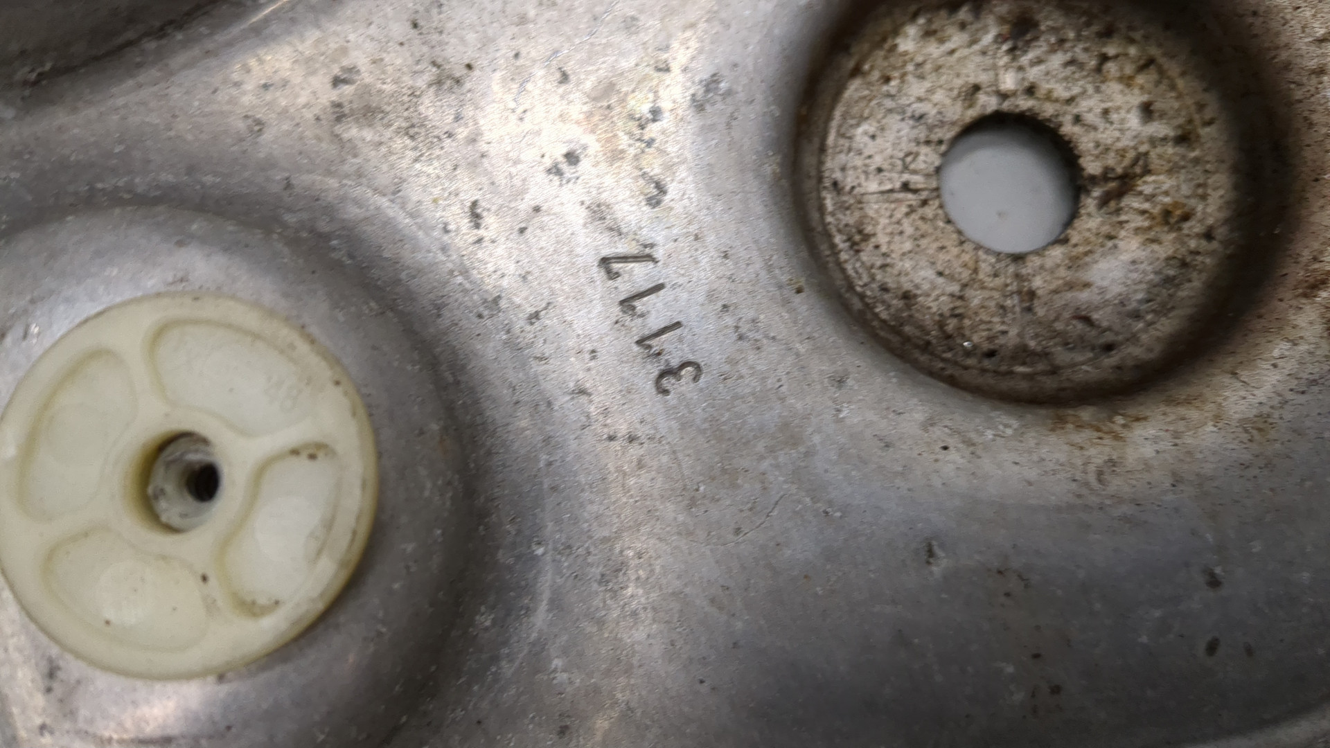 Кронштейн передней балки