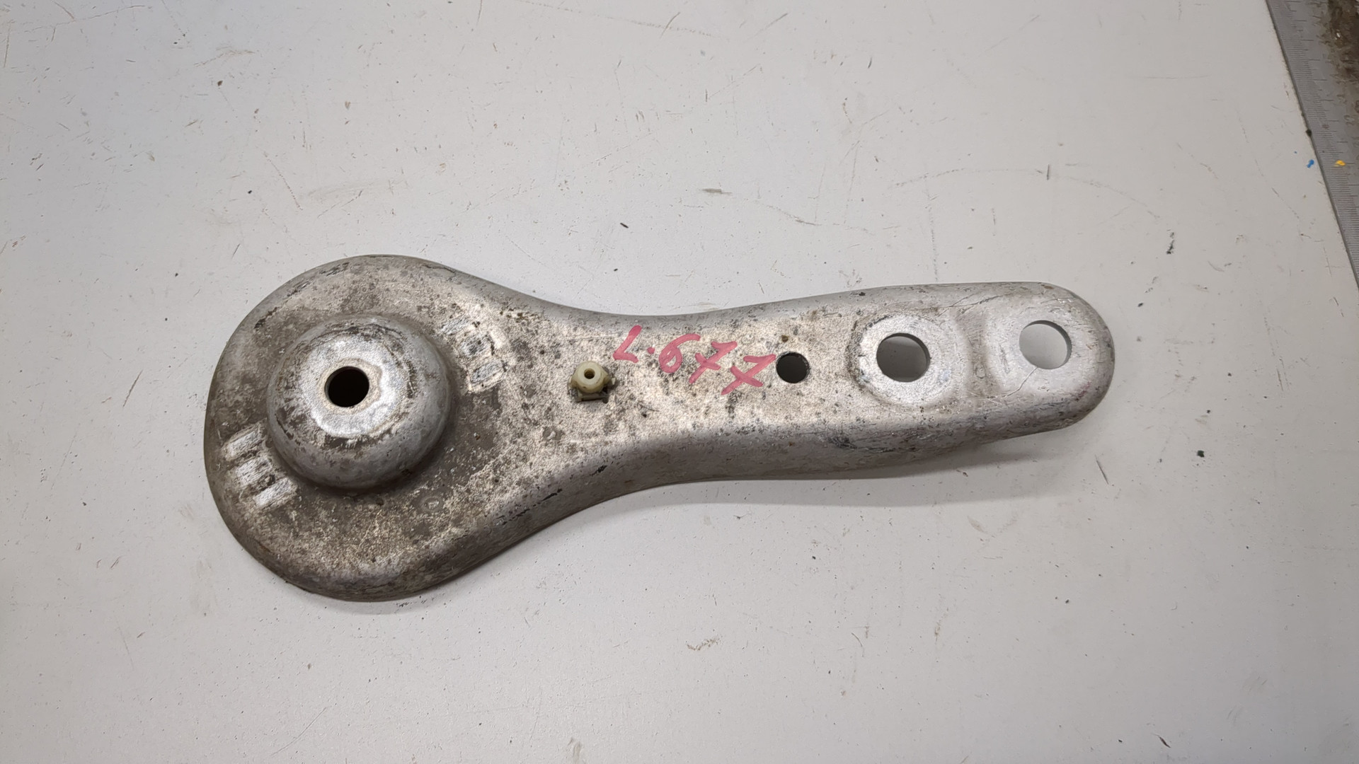 Кронштейн (п.з.к.)