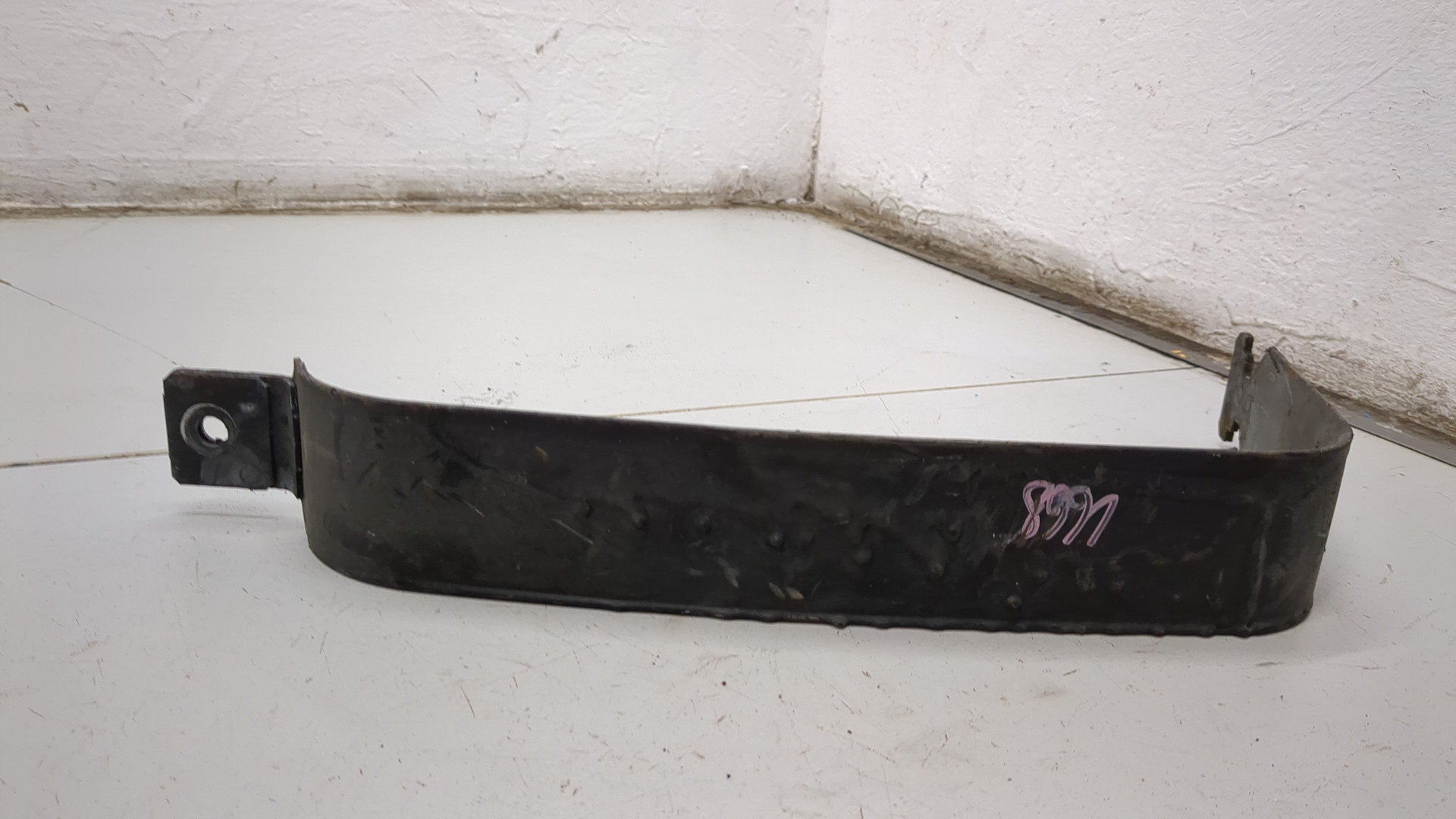 Лента крепления бензобака