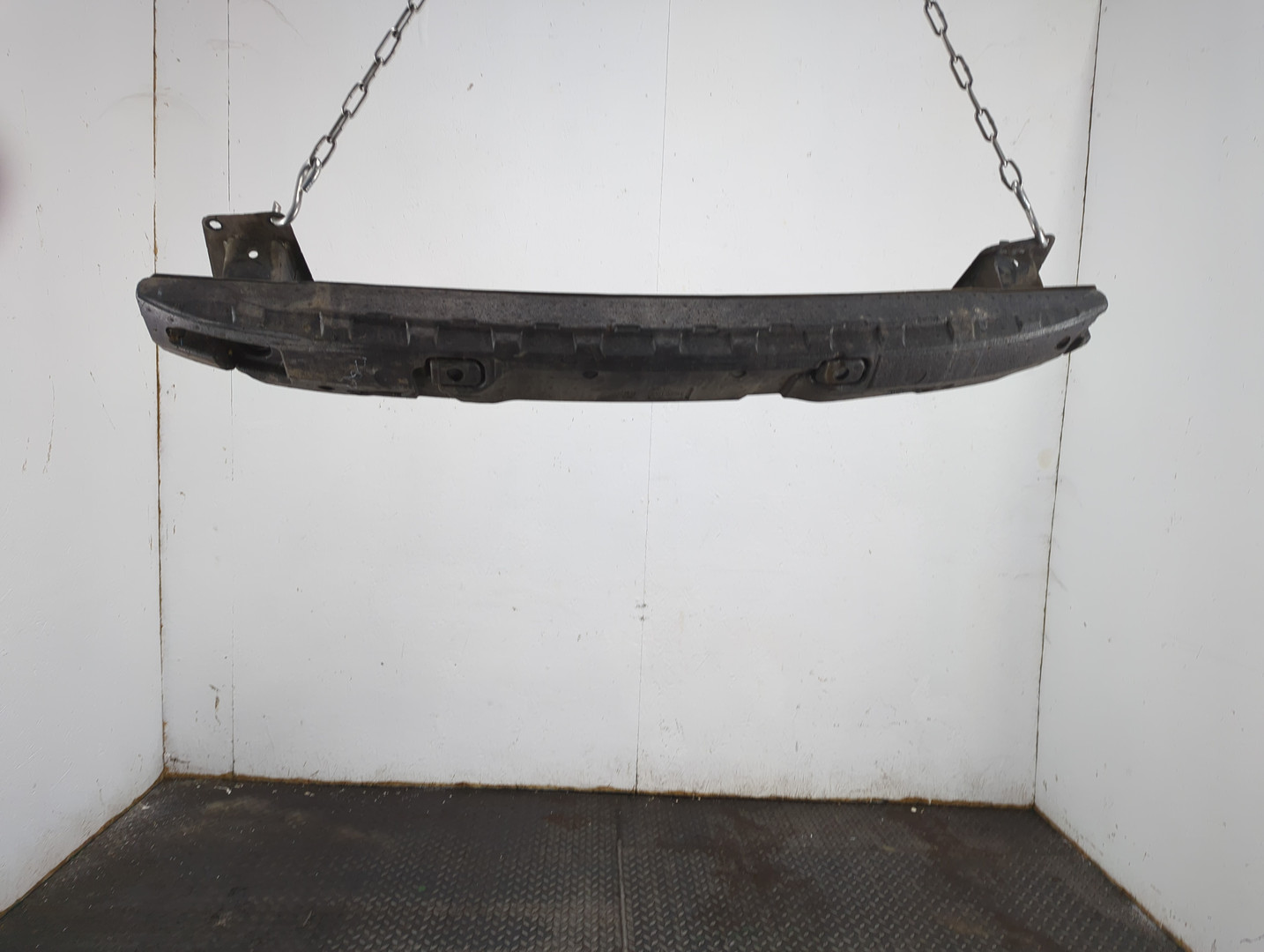 Усилитель заднего бампера