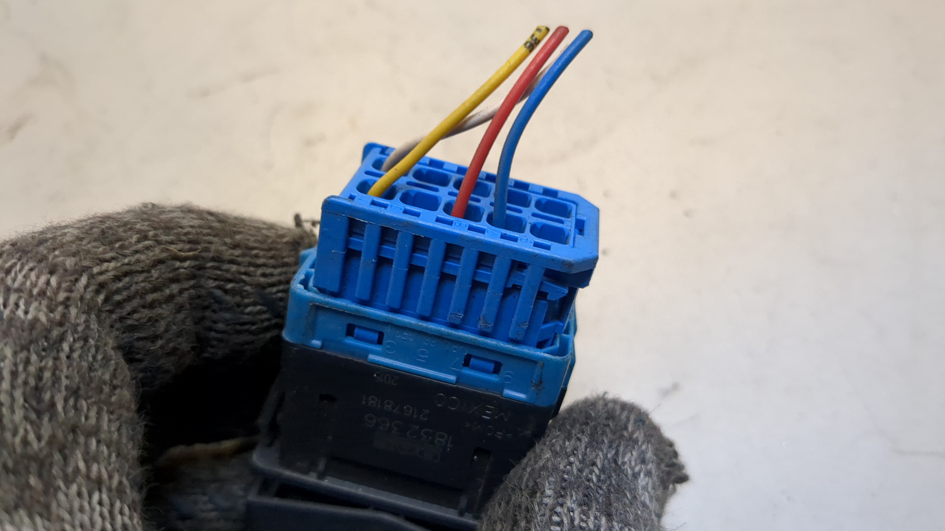 Кнопка корректора фар