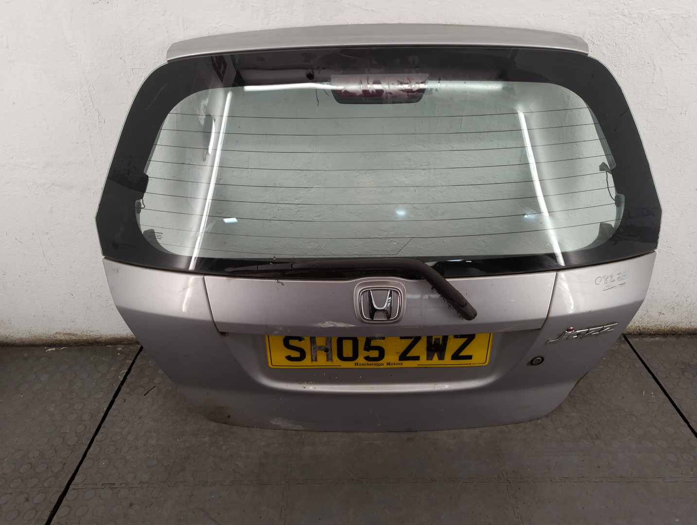 Дверь багажника