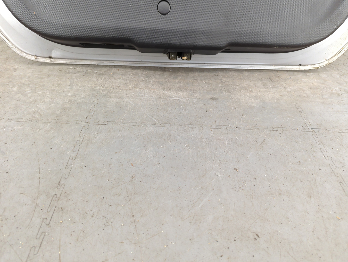 Дверь багажника