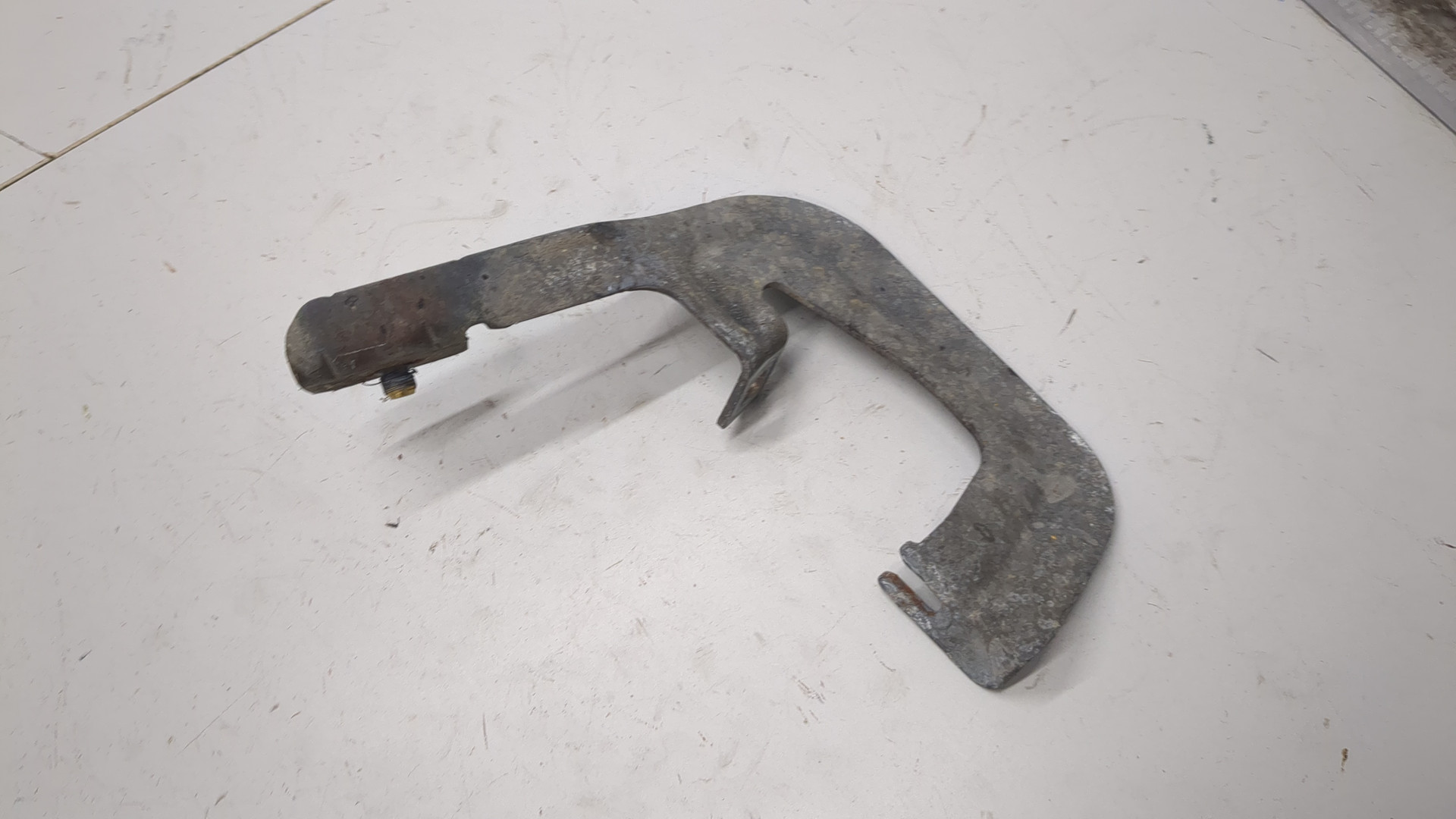 Кронштейн подножки