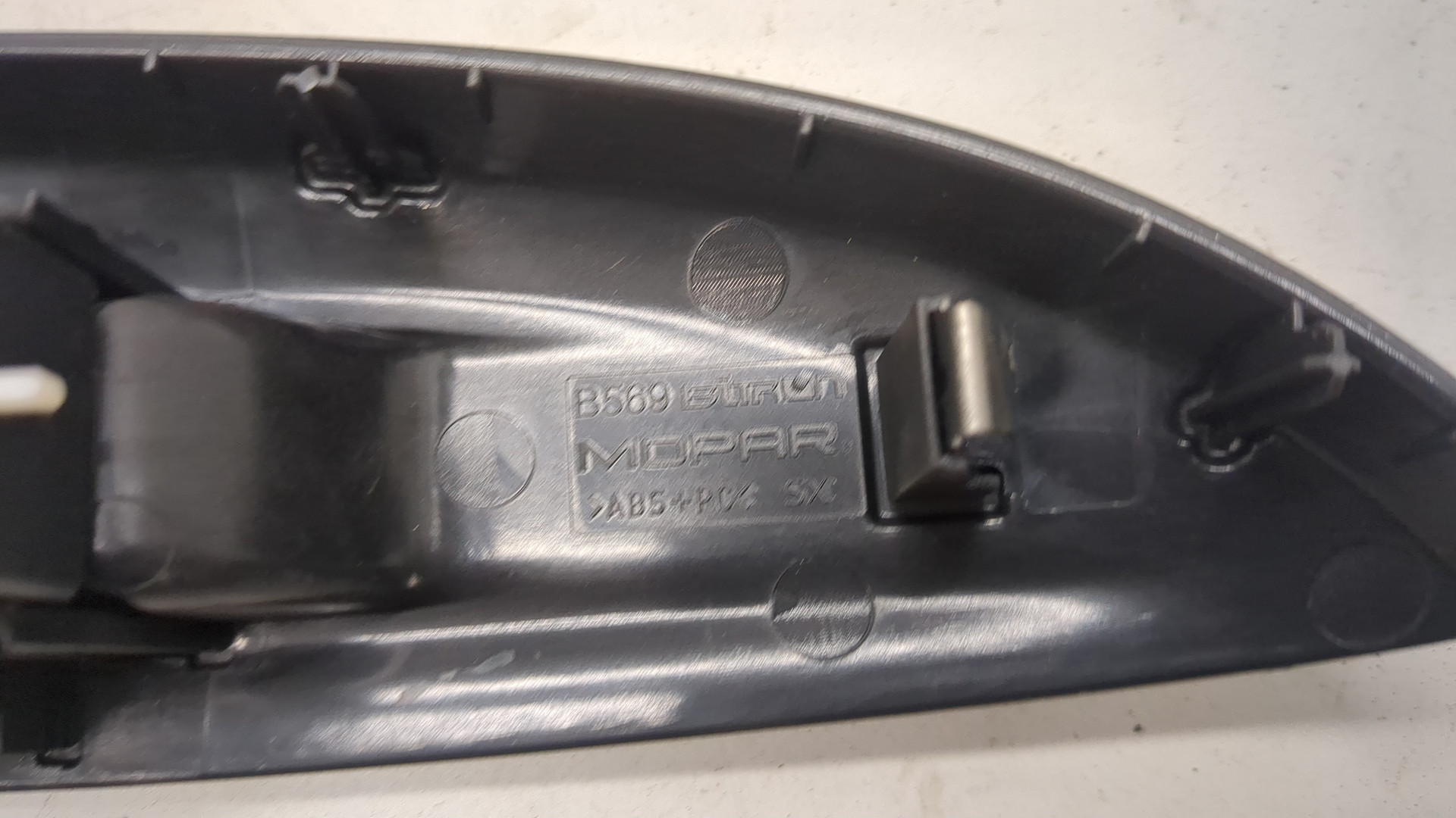 Кнопка стеклоподъемника