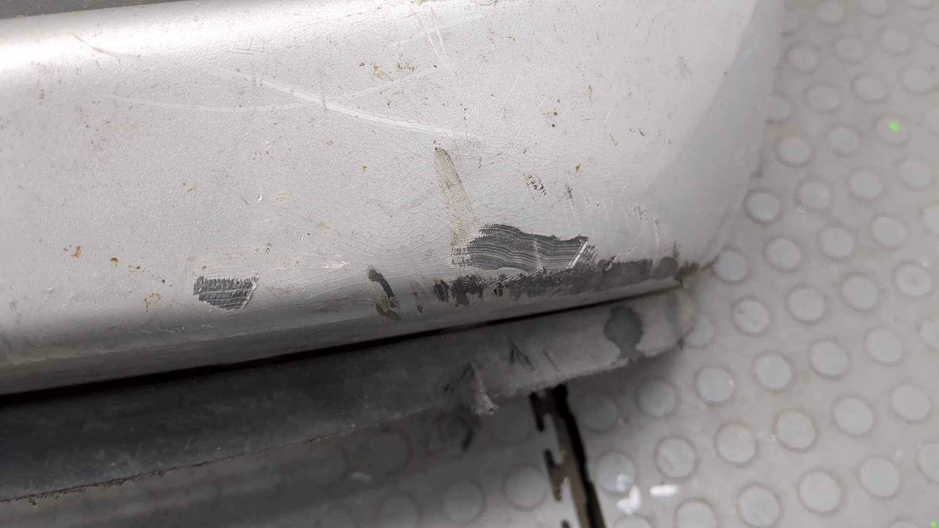 Бампер передний