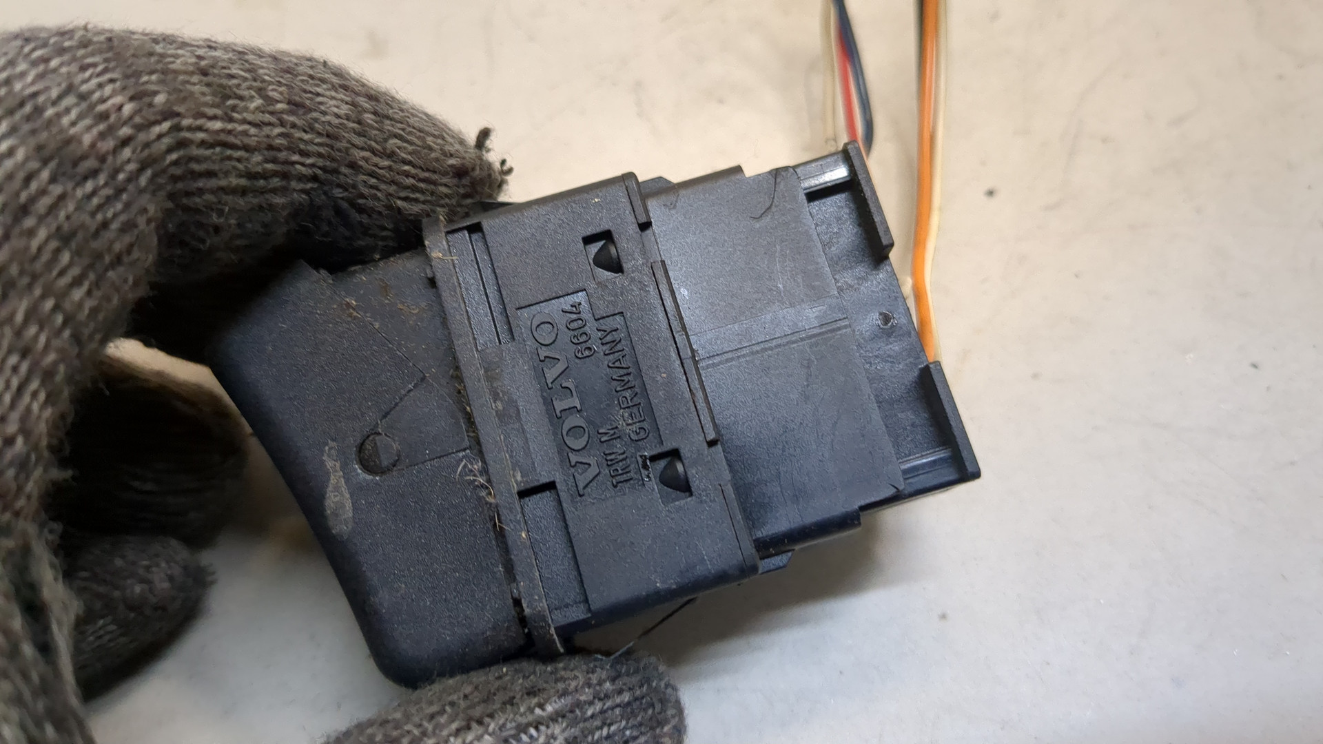 Кнопка корректора фар