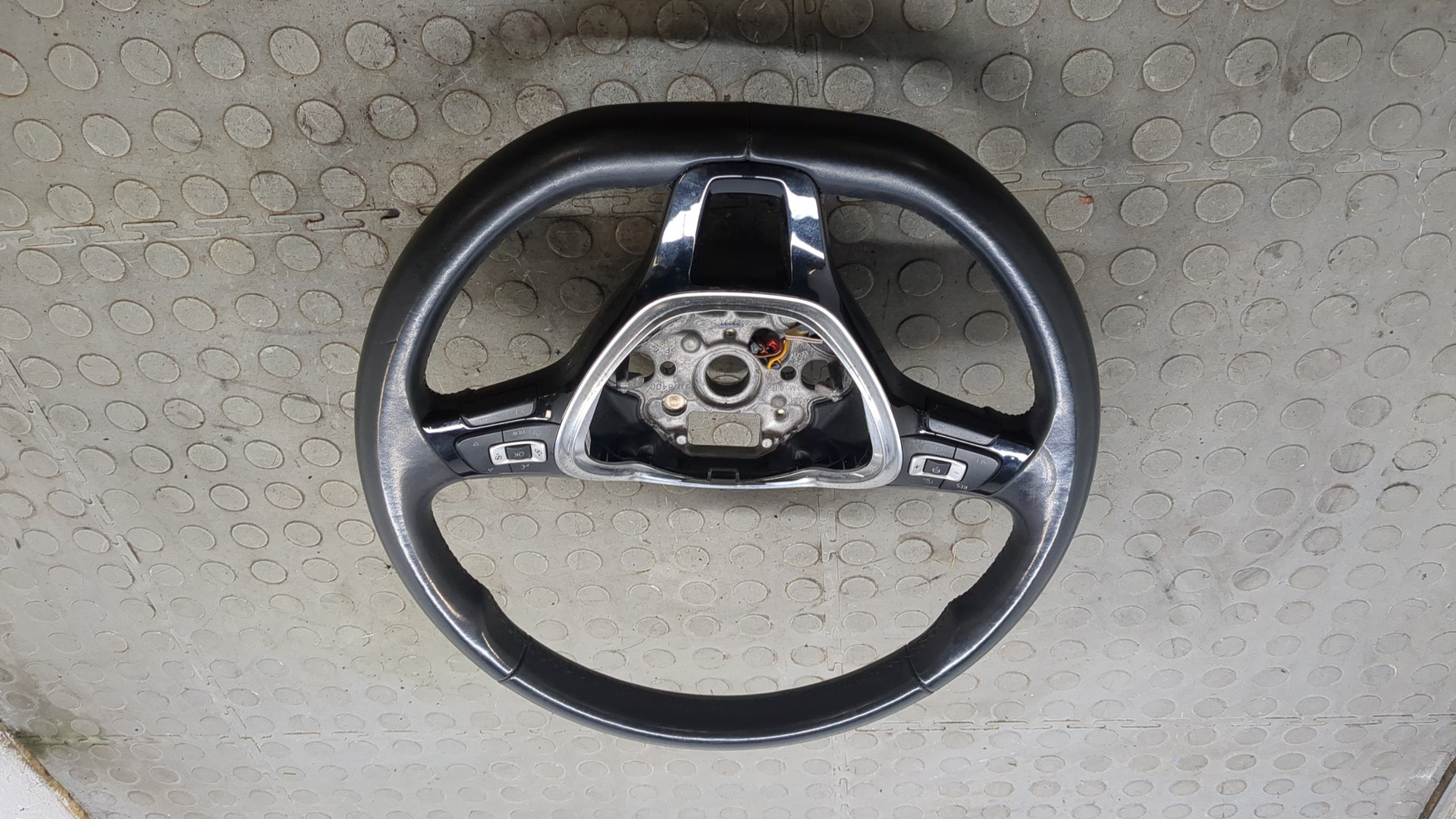 Рулевое колесо (руль)