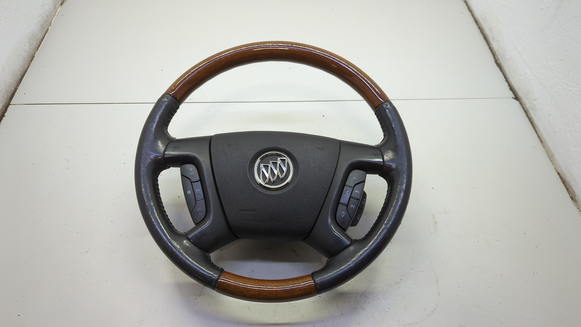 Рулевое колесо (руль)