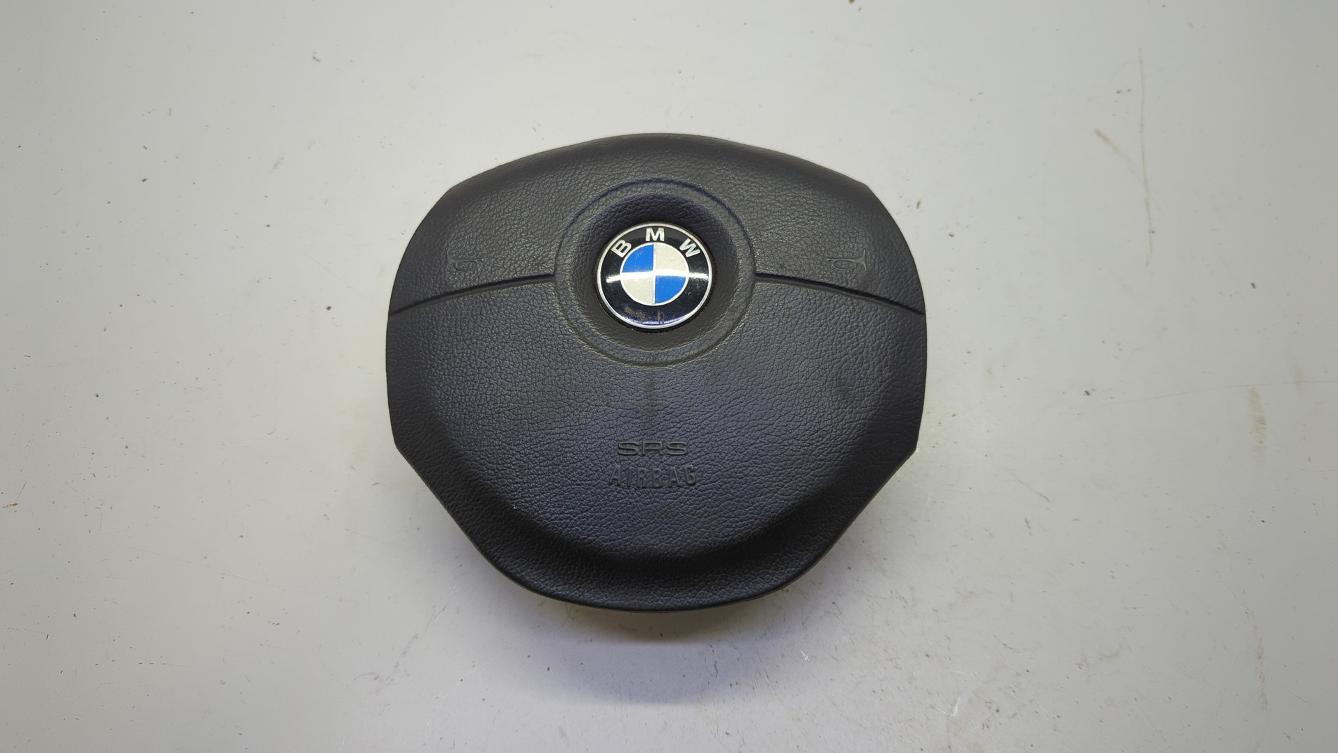 Подушка безопасности в рулевое колесо