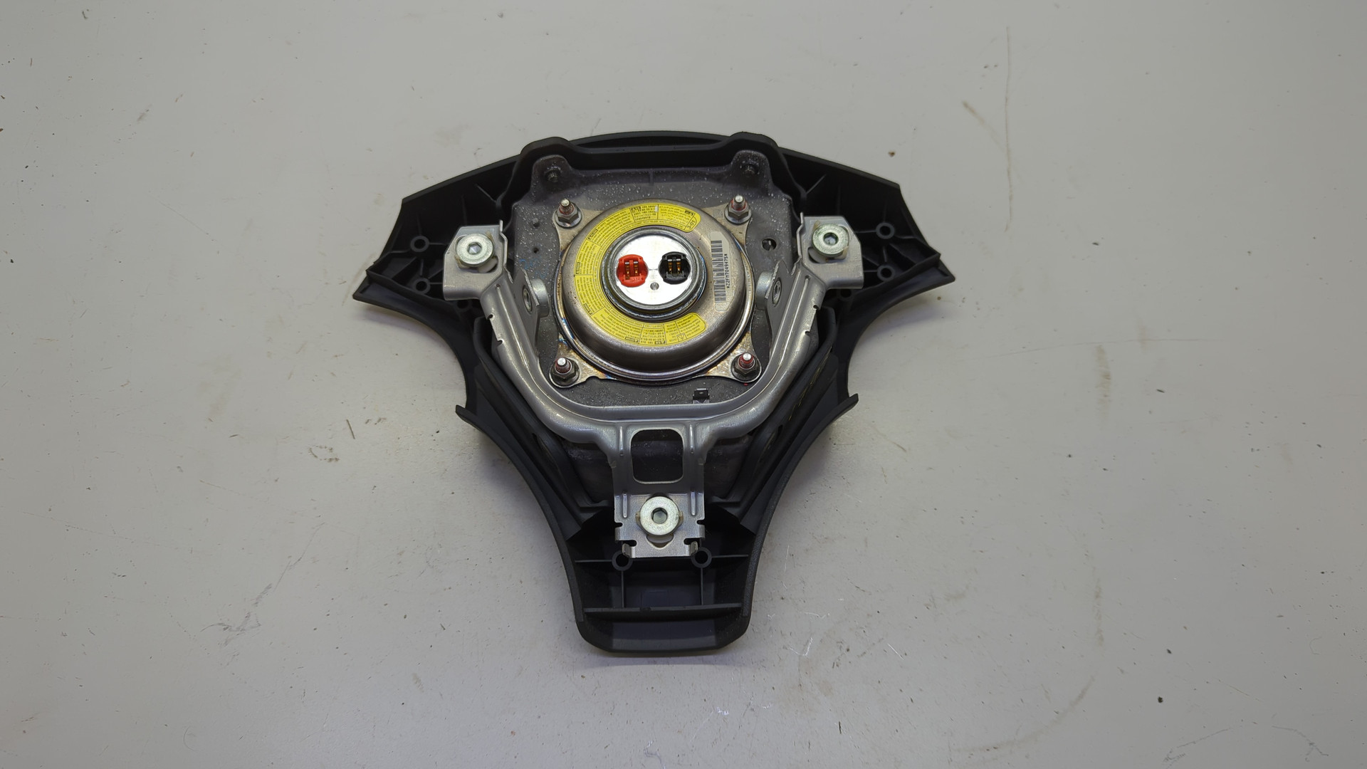 Подушка безопасности в рулевое колесо