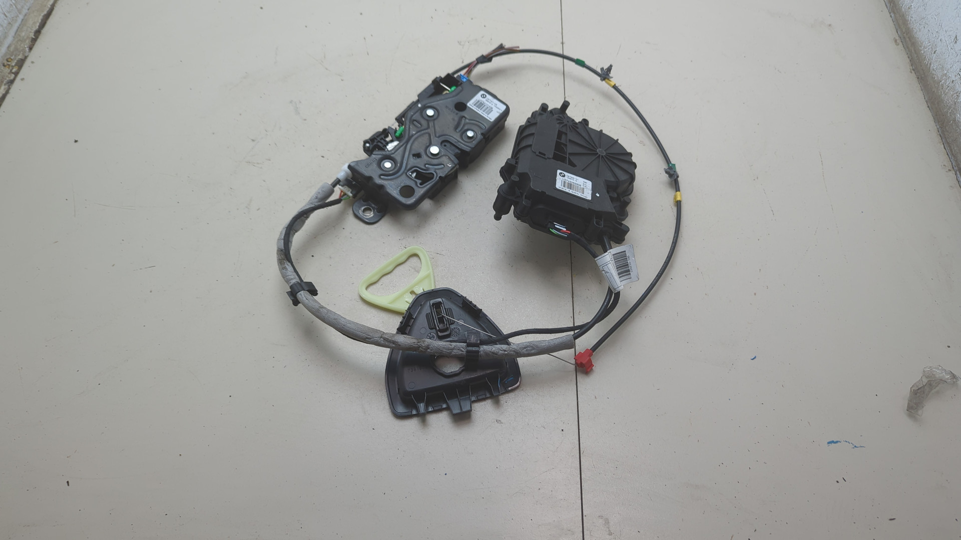 Замок багажника