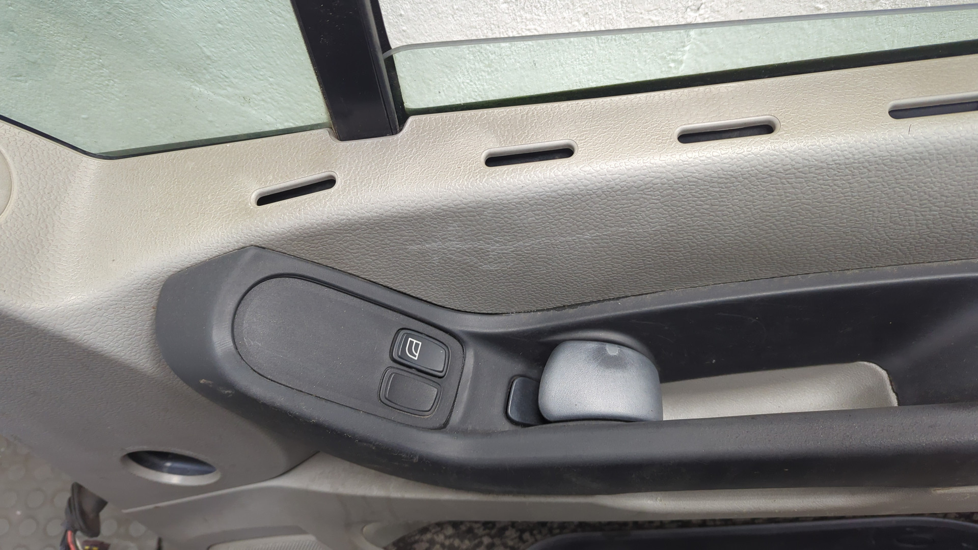 Дверь передняя правая