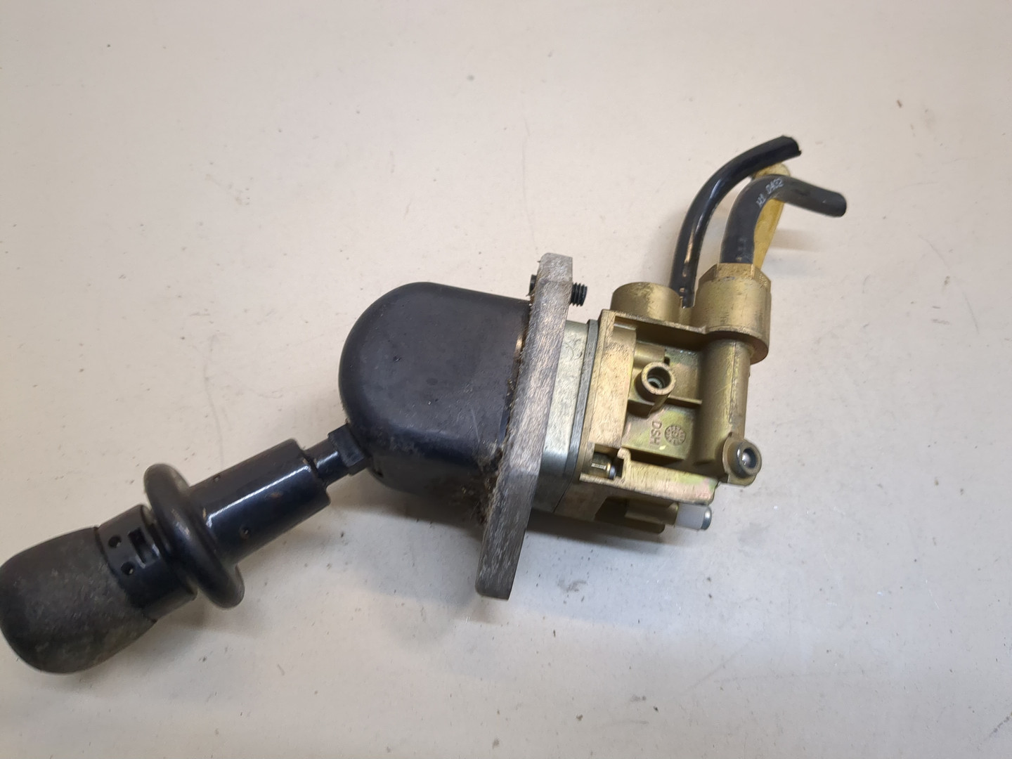 Кран ручного тормоза