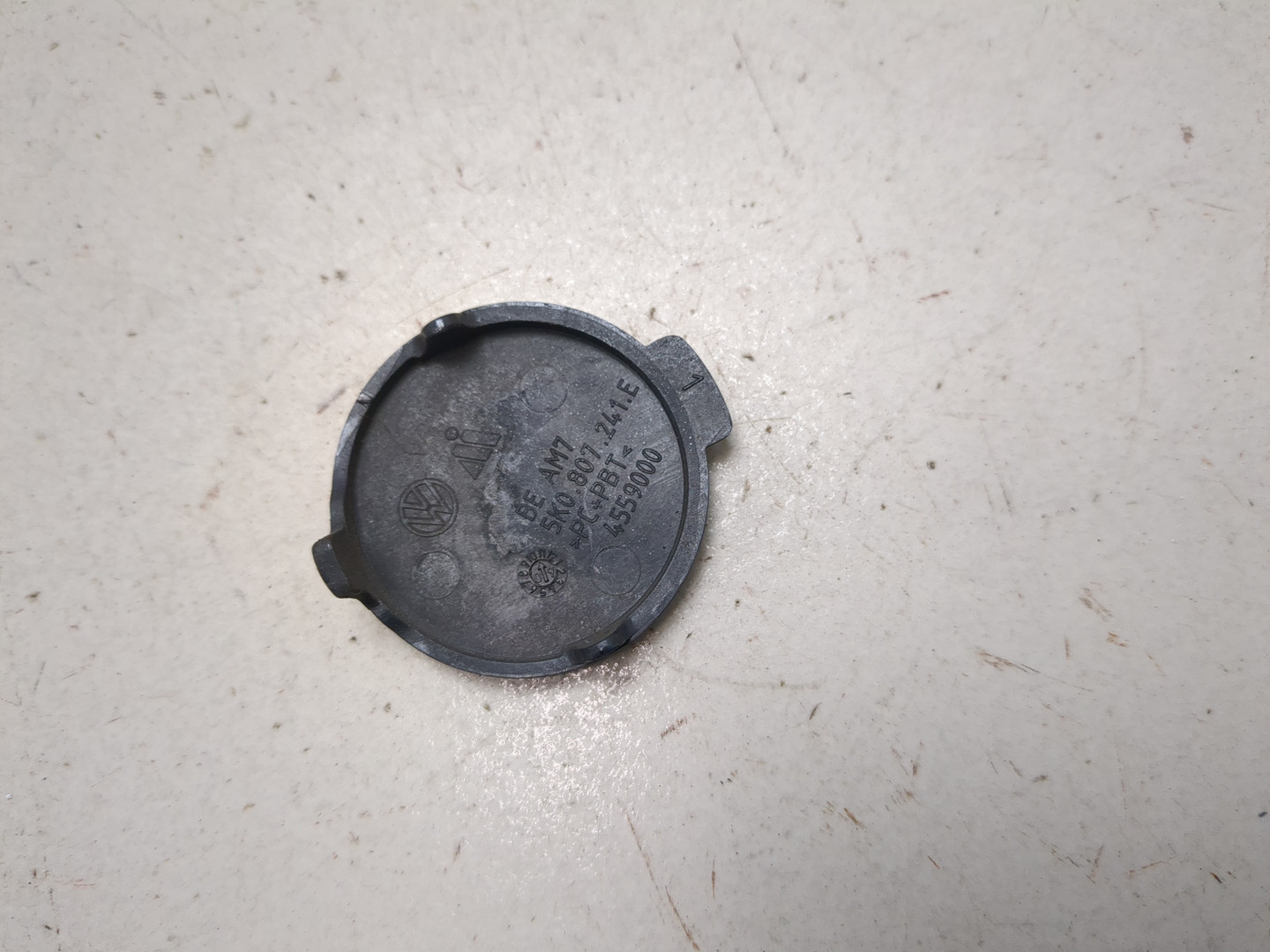 Заглушка буксировочного крюка