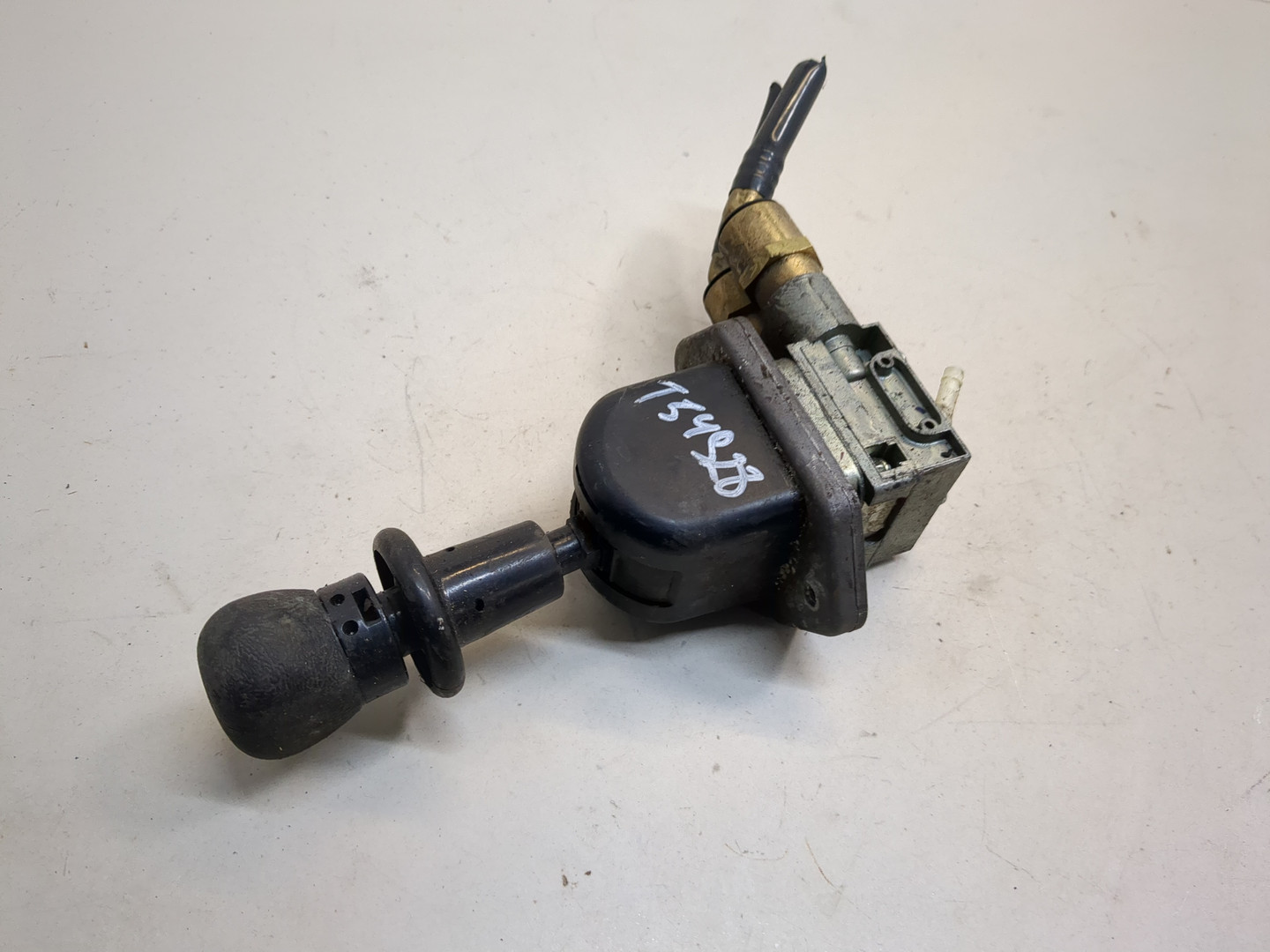 Кран ручного тормоза